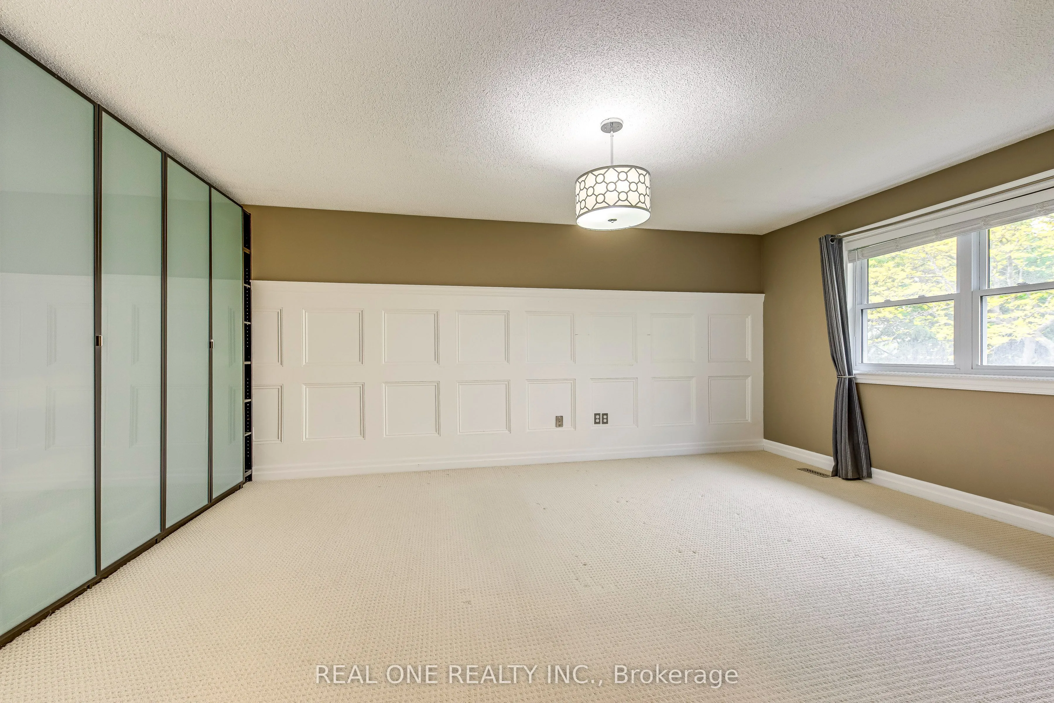 1236 Woodview Drive