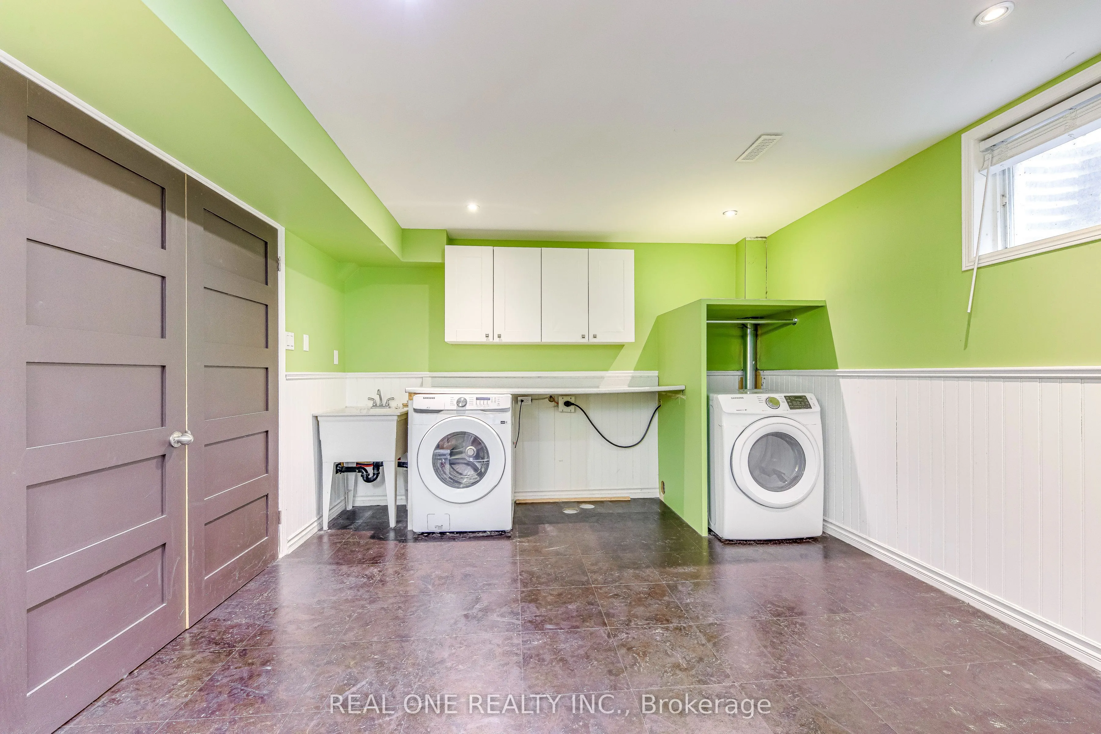 1236 Woodview Drive