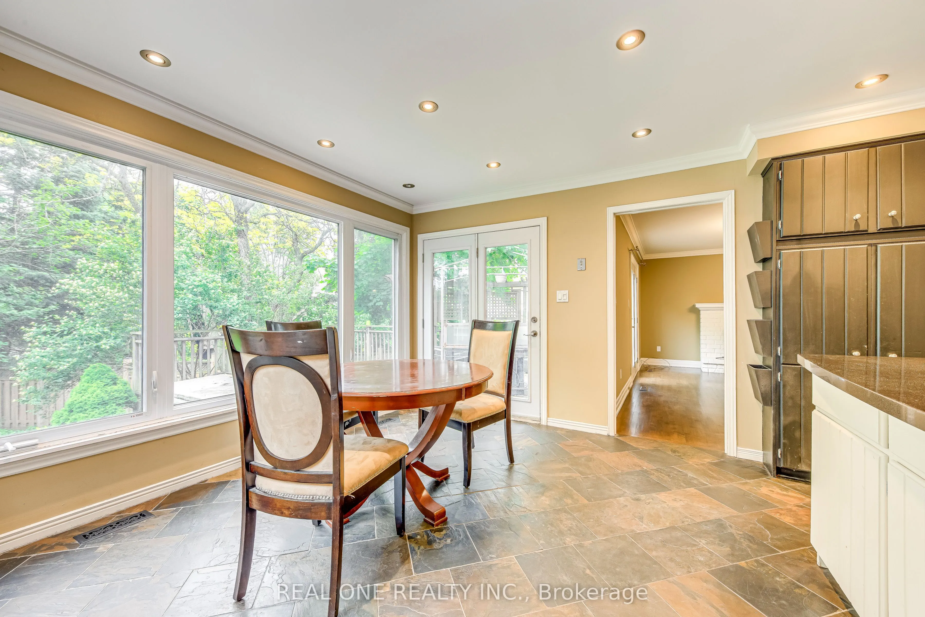 1236 Woodview Drive