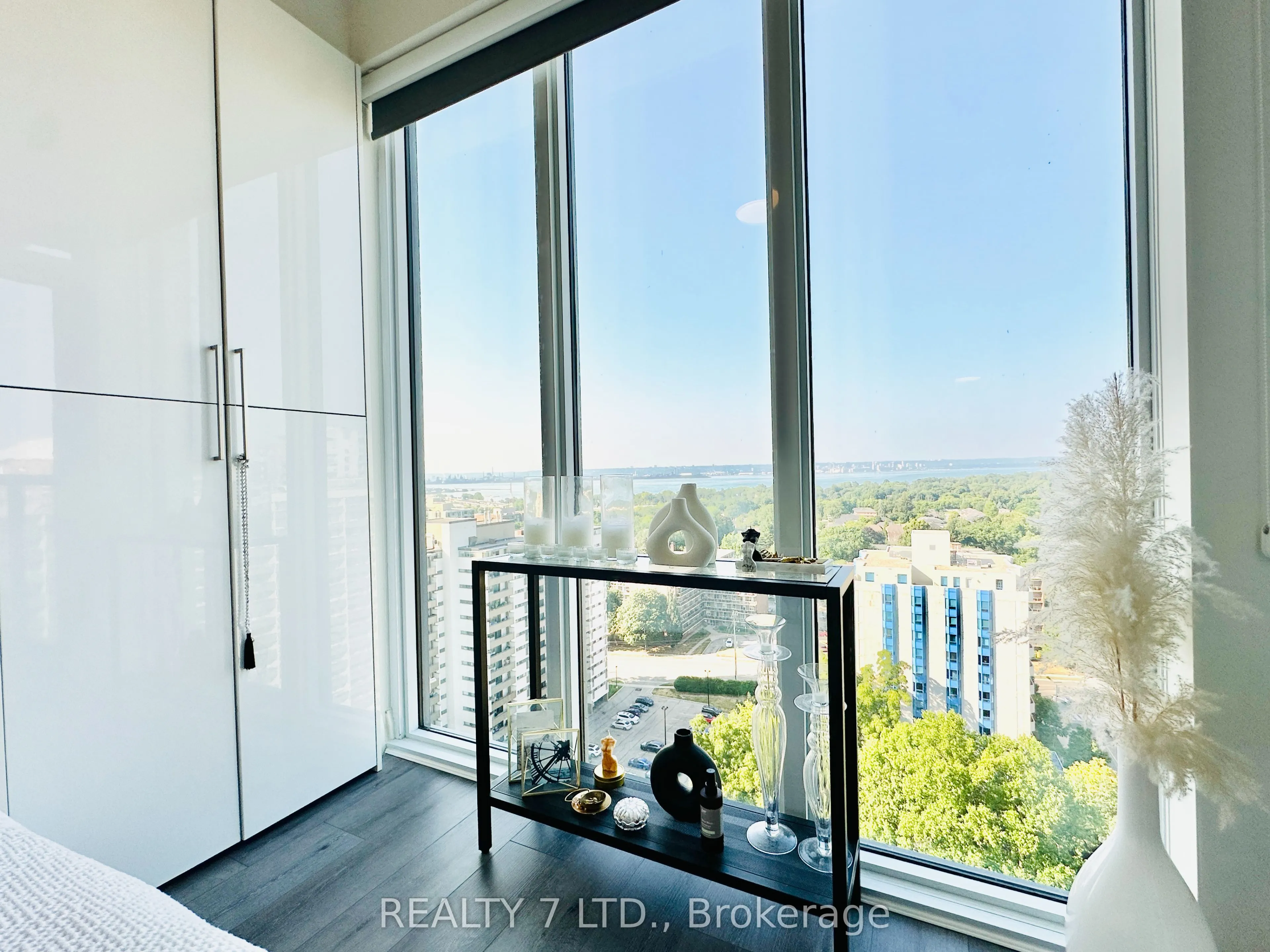 500 Brock Avenue N, #1701