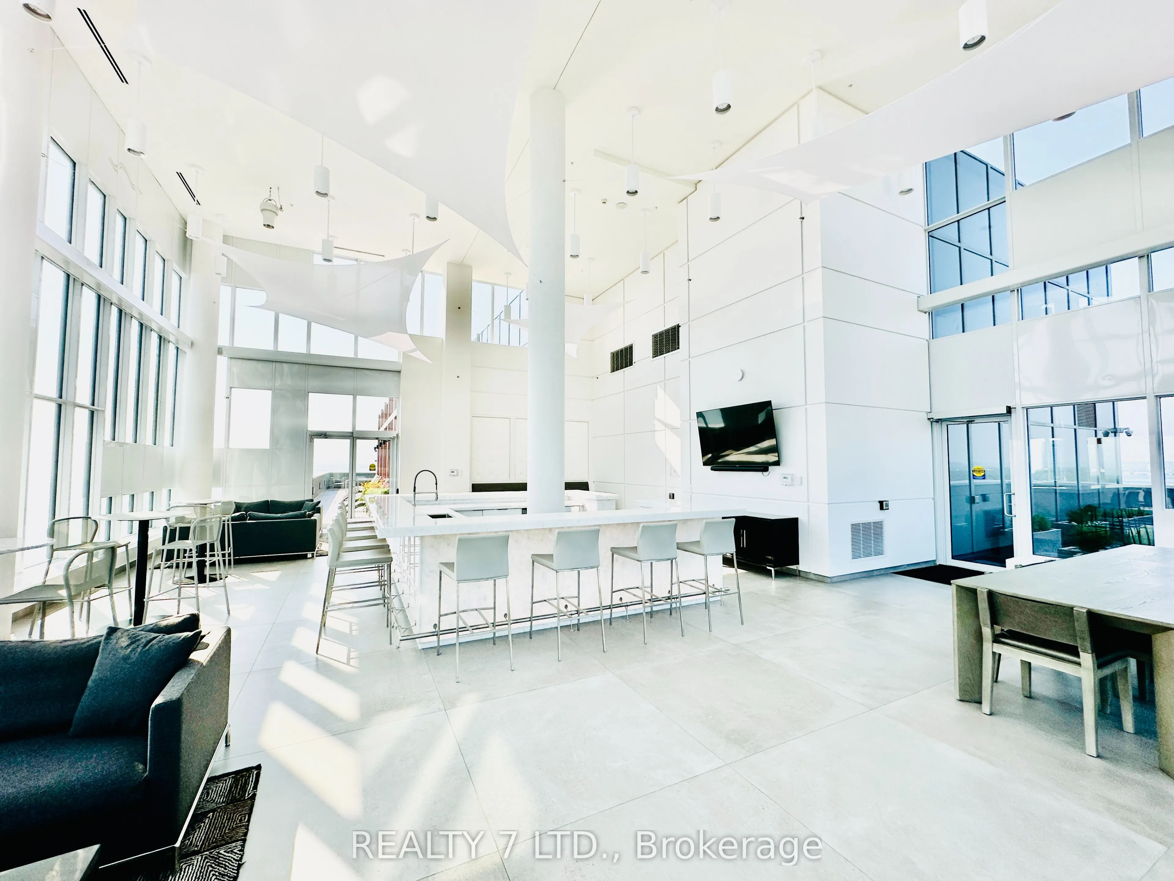 500 Brock Avenue N, #1701