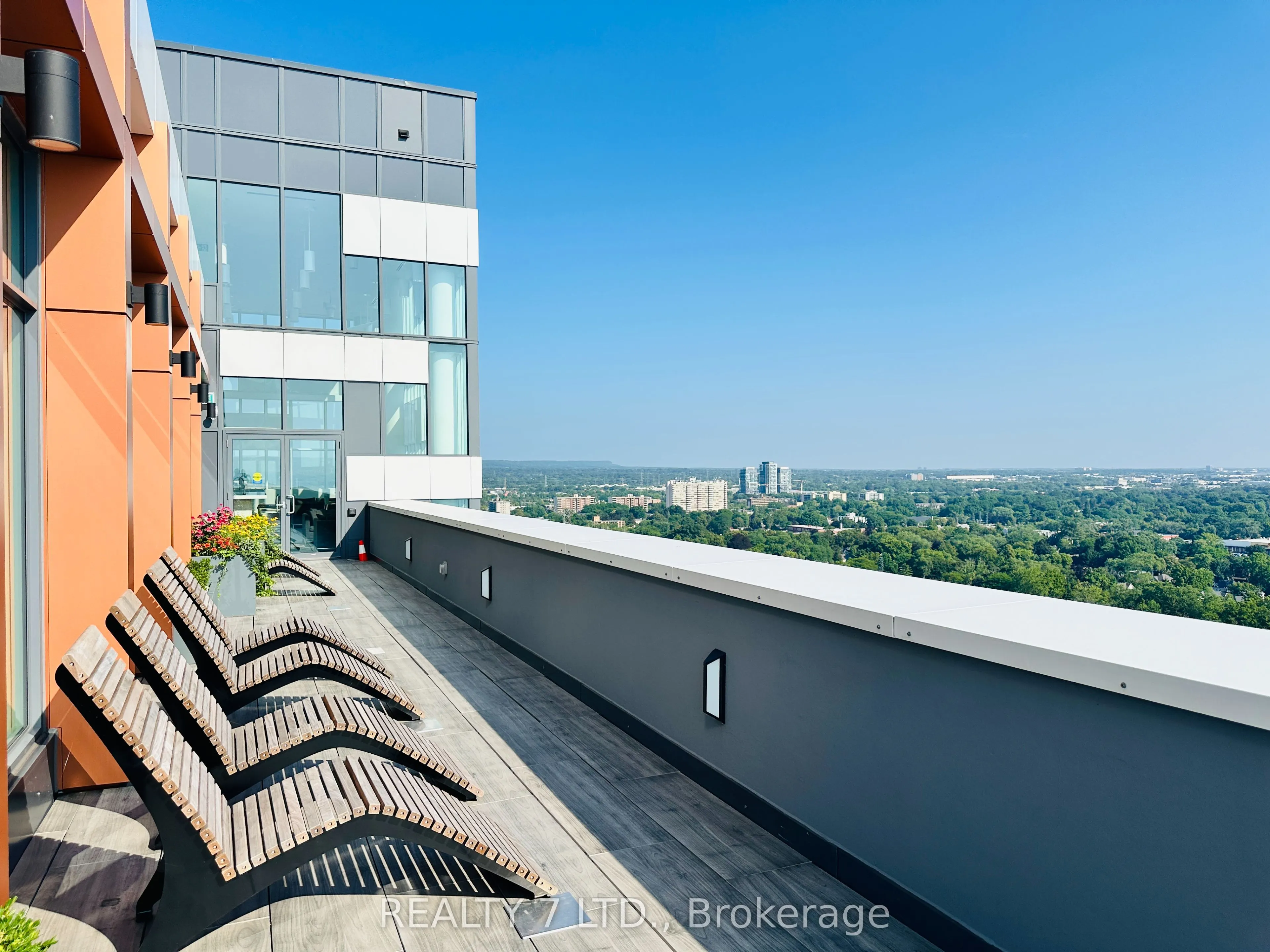 500 Brock Avenue N, #1701
