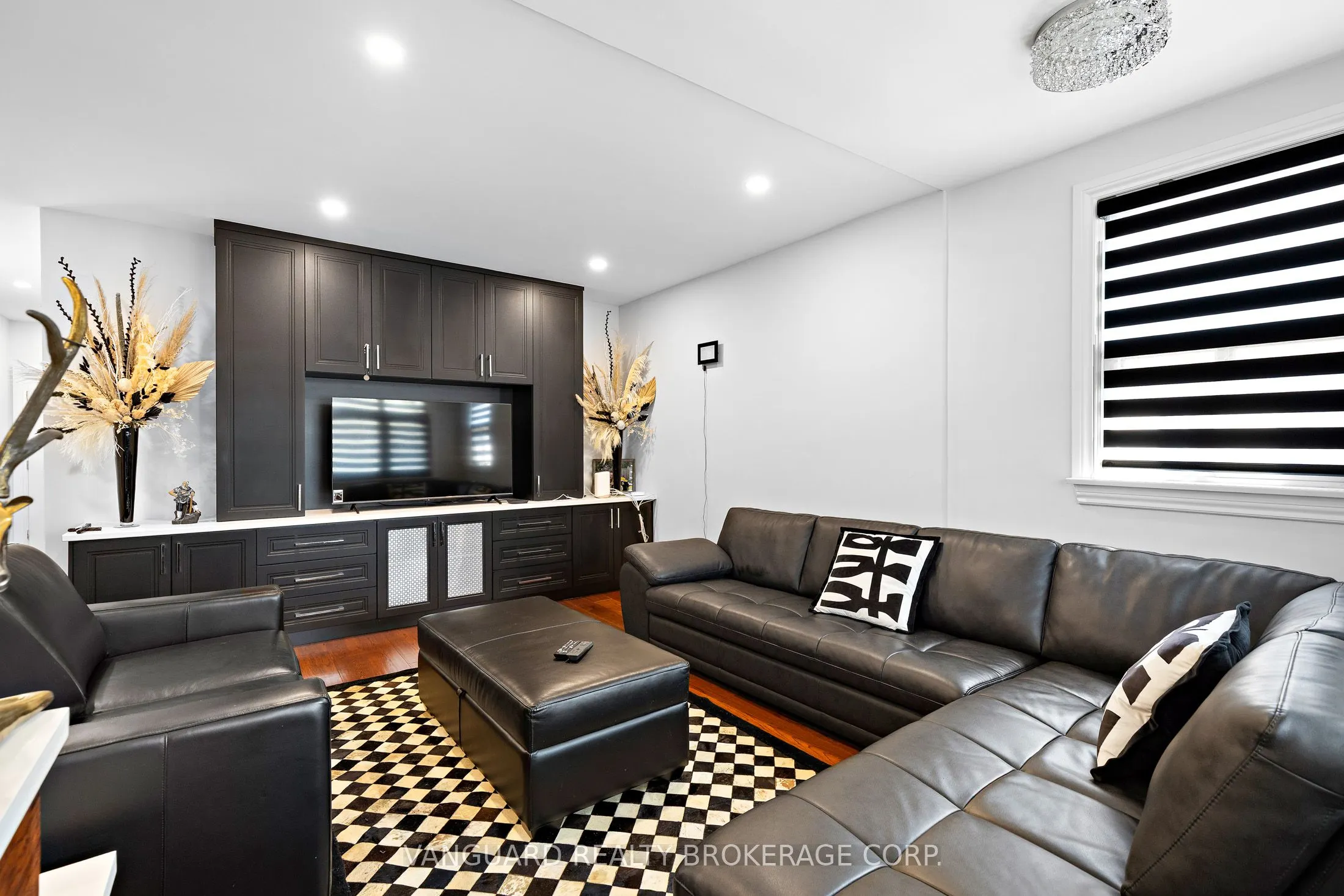 220 Belgravia Avenue