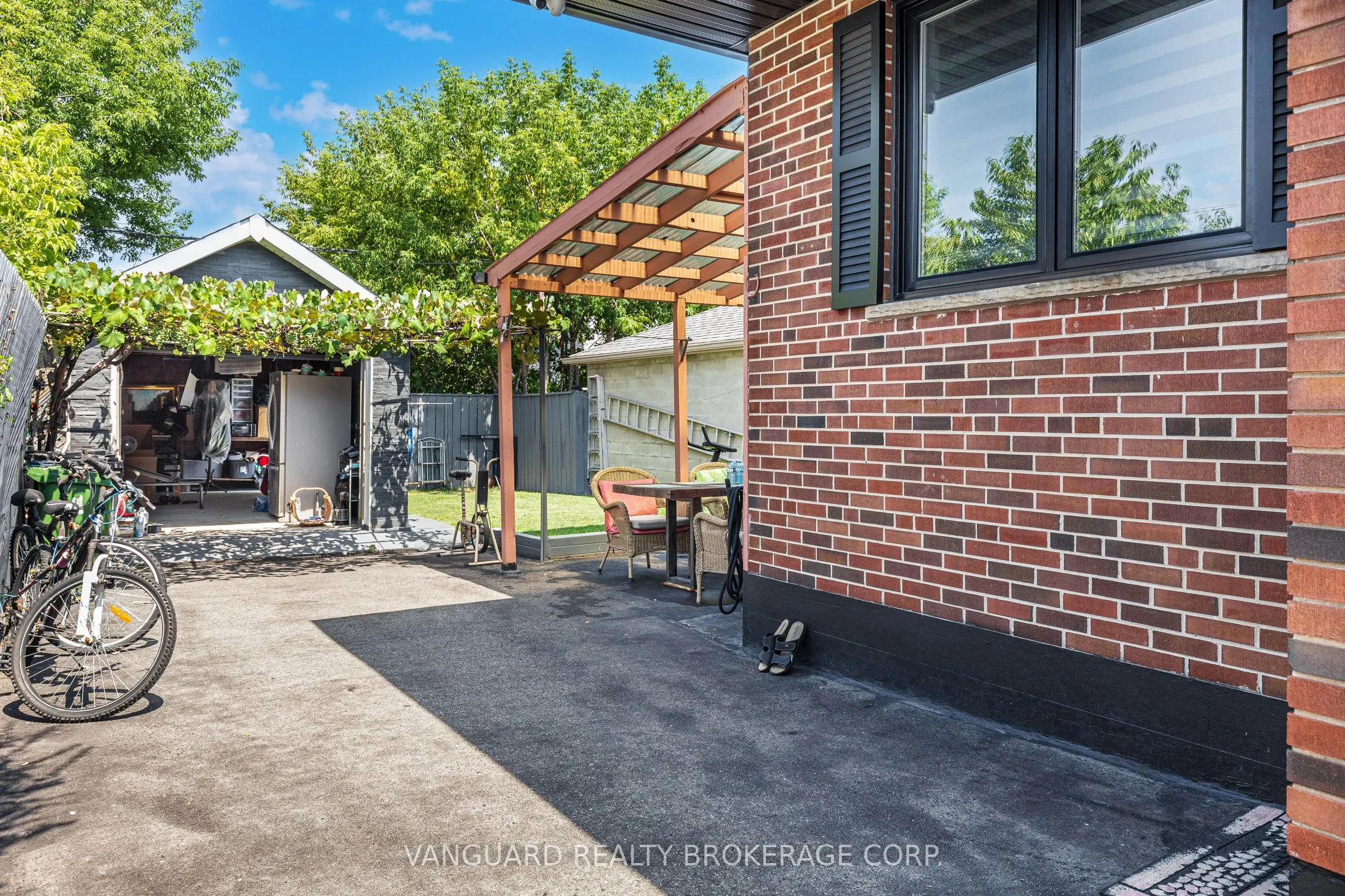 220 Belgravia Avenue