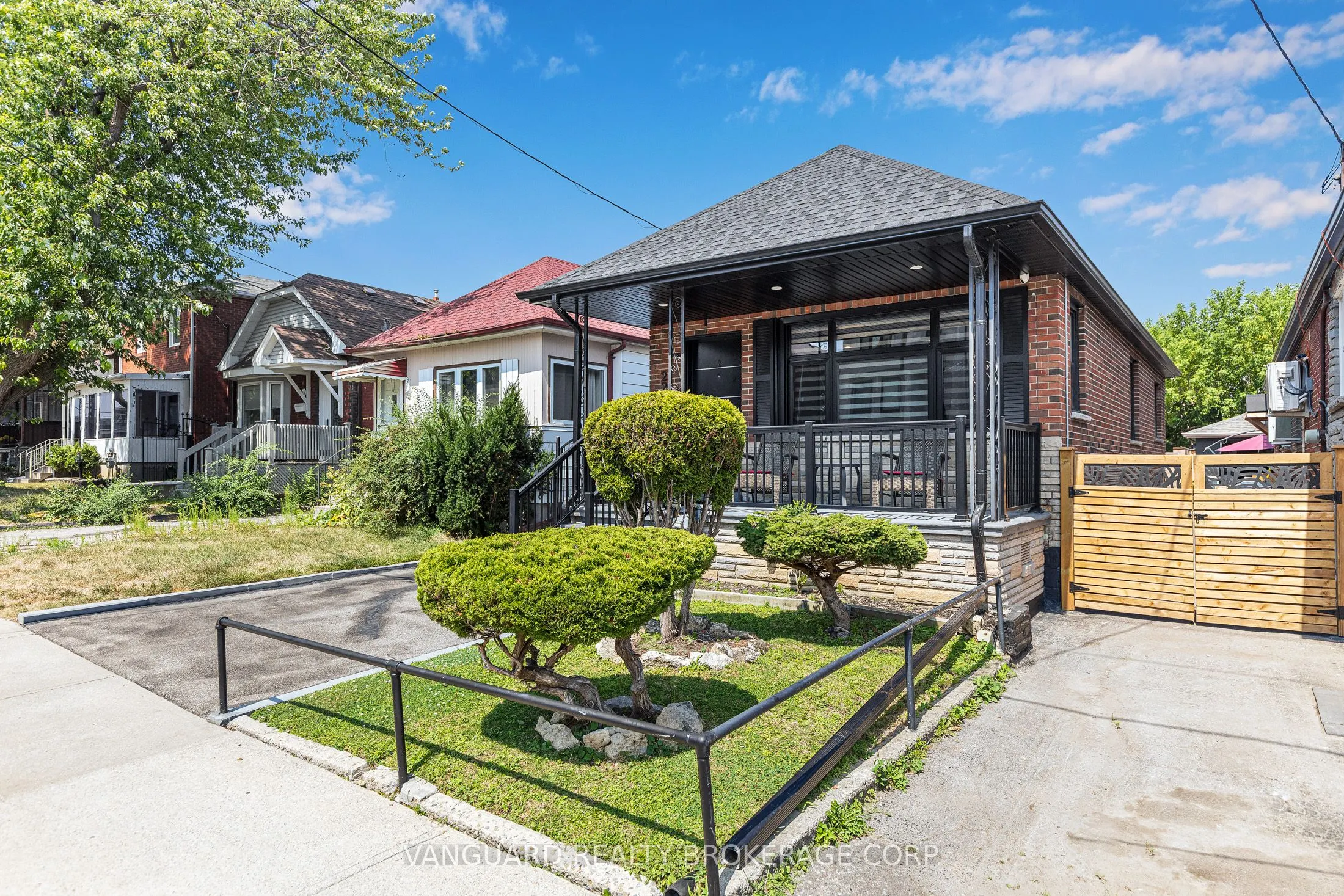 220 Belgravia Avenue