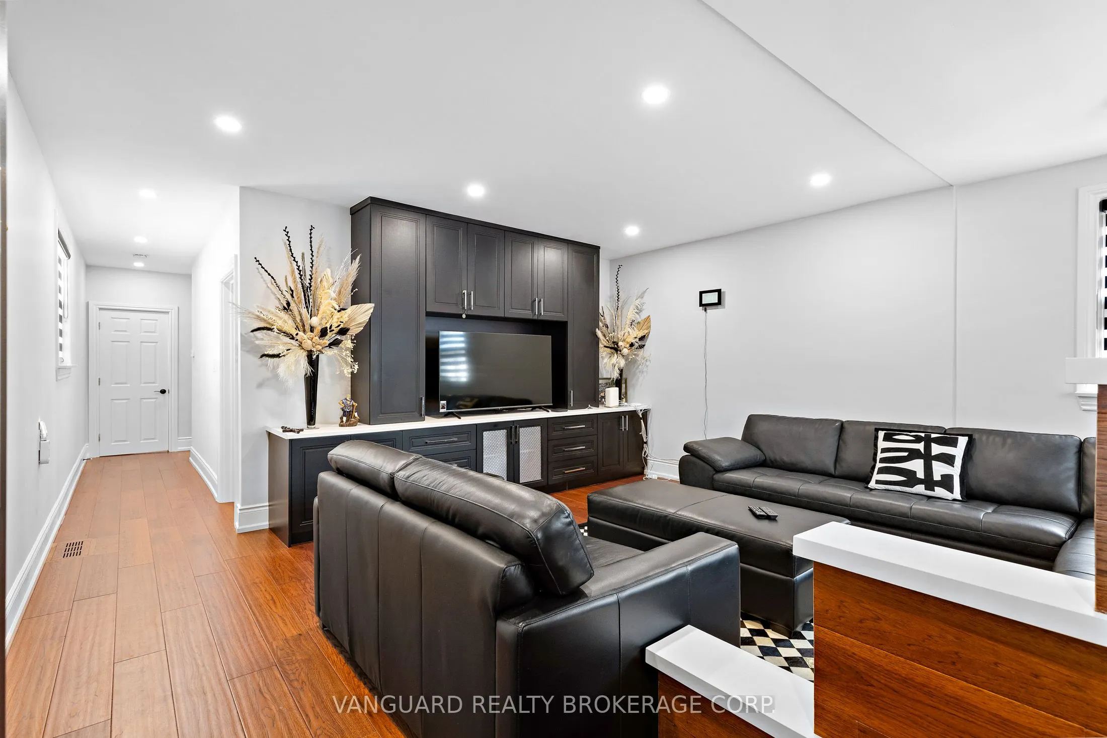 220 Belgravia Avenue