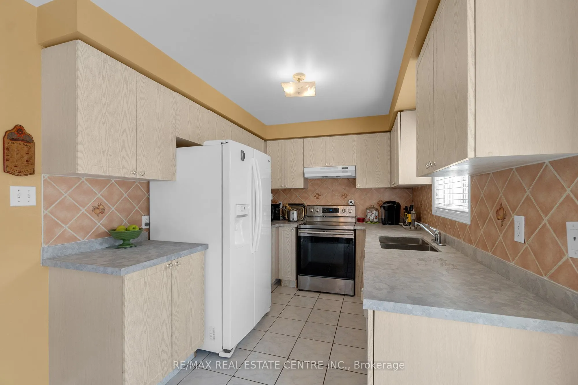140 Saintsbury Crescent
