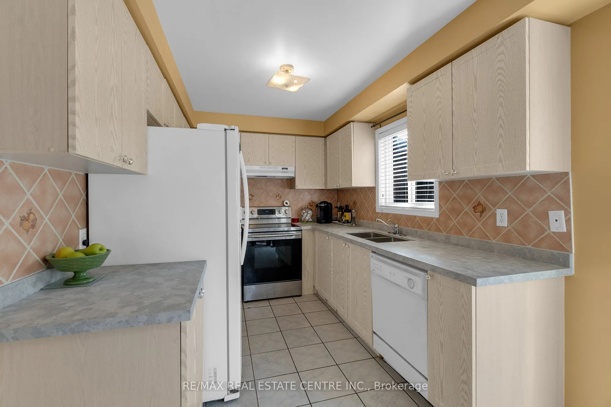 140 Saintsbury Crescent