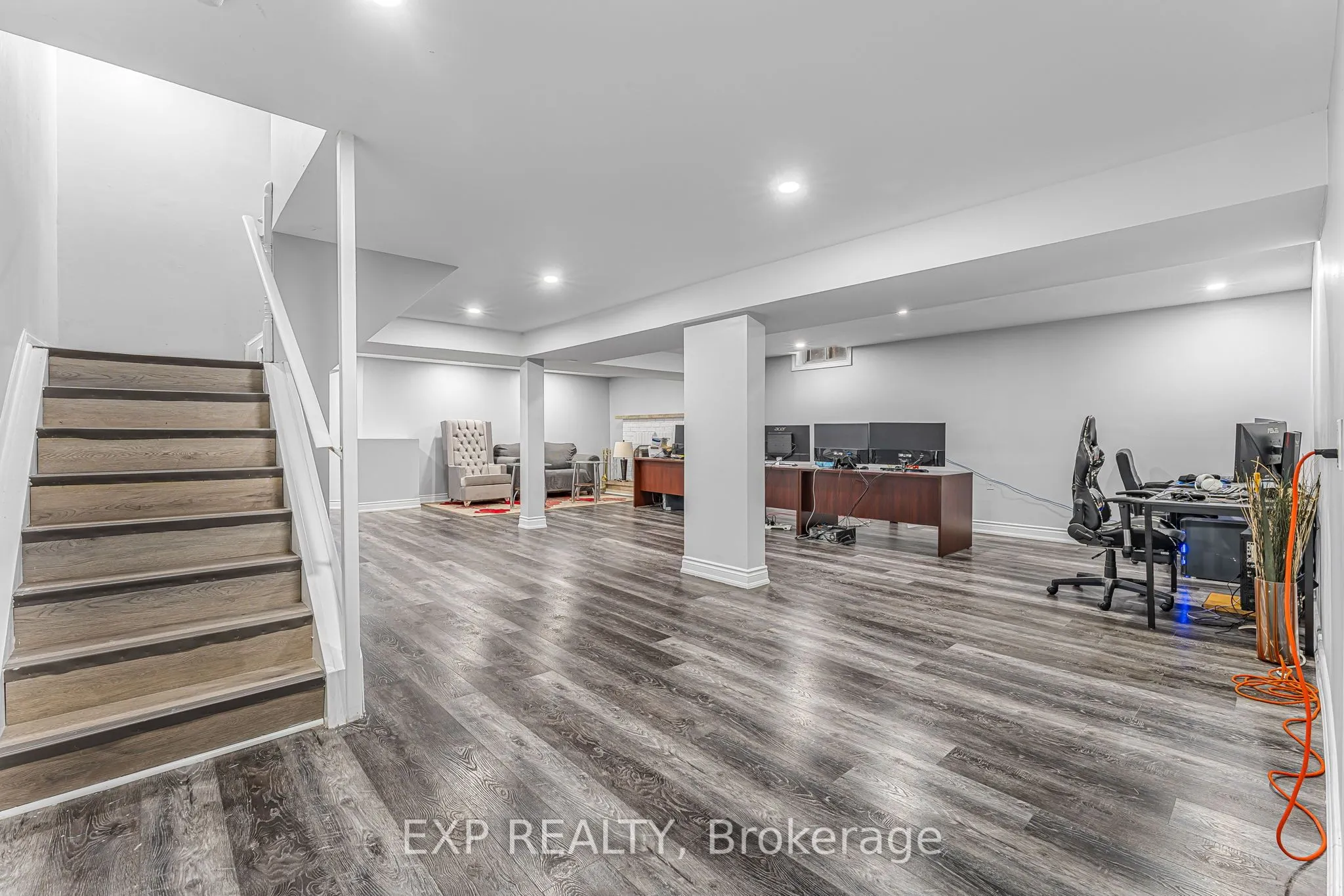 1221 Creekside Drive