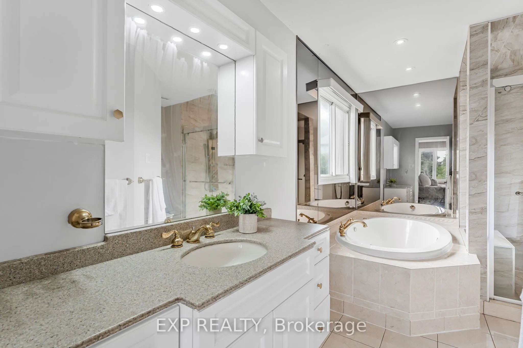 1221 Creekside Drive