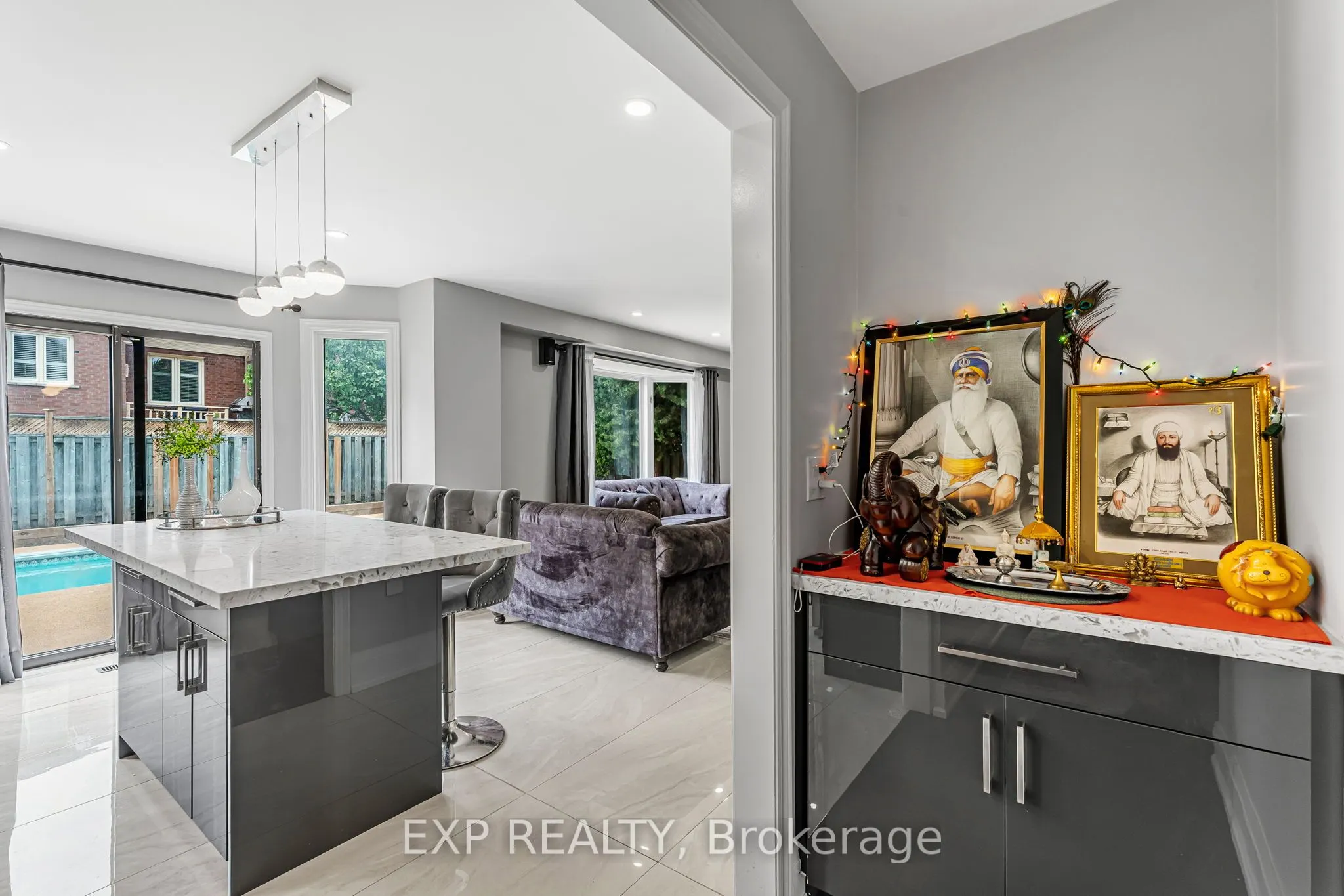 1221 Creekside Drive