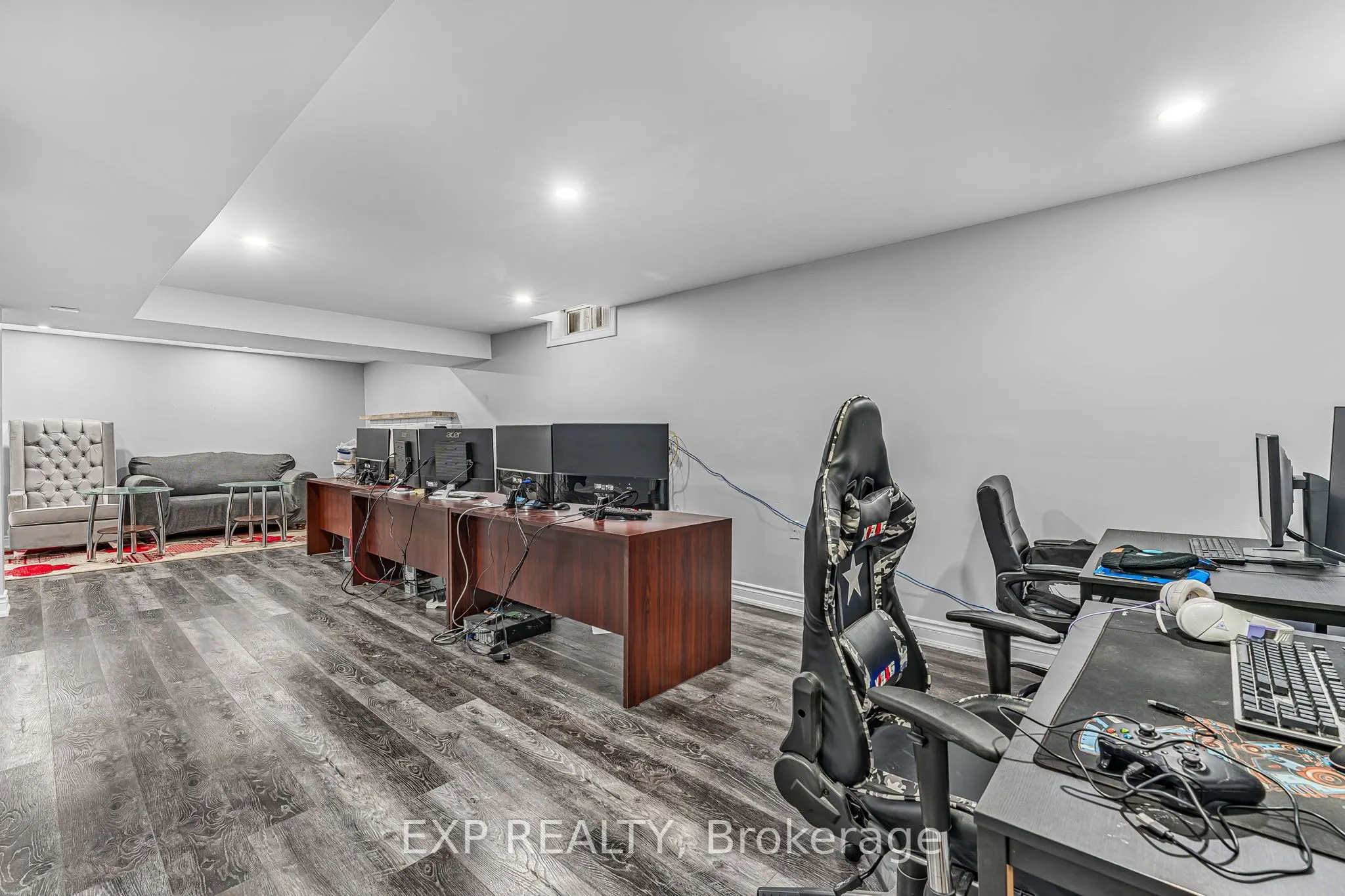 1221 Creekside Drive