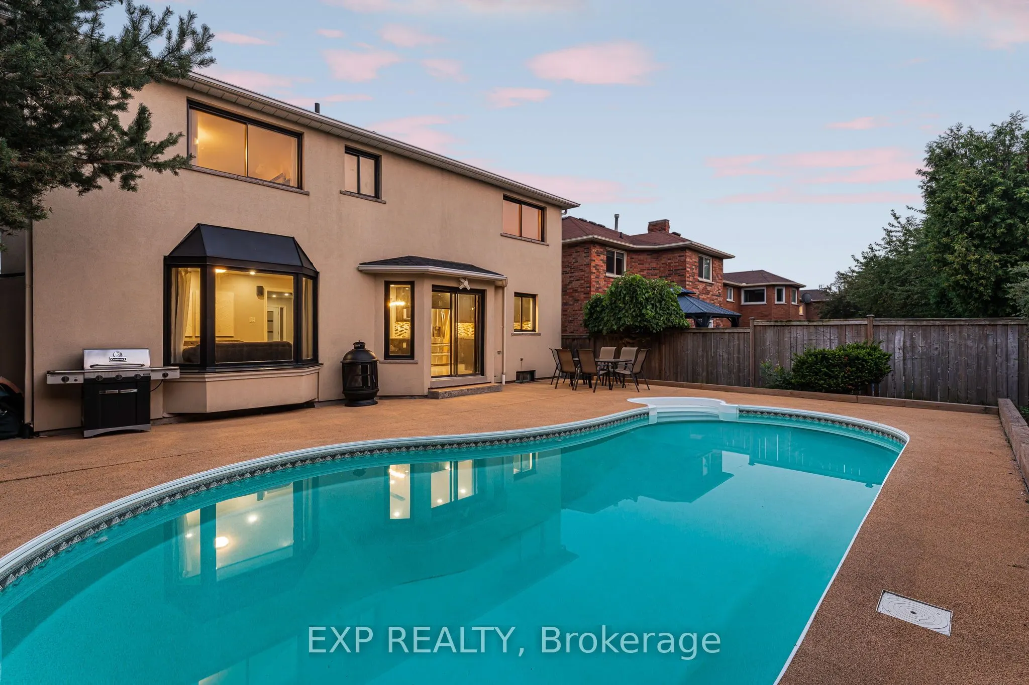 1221 Creekside Drive