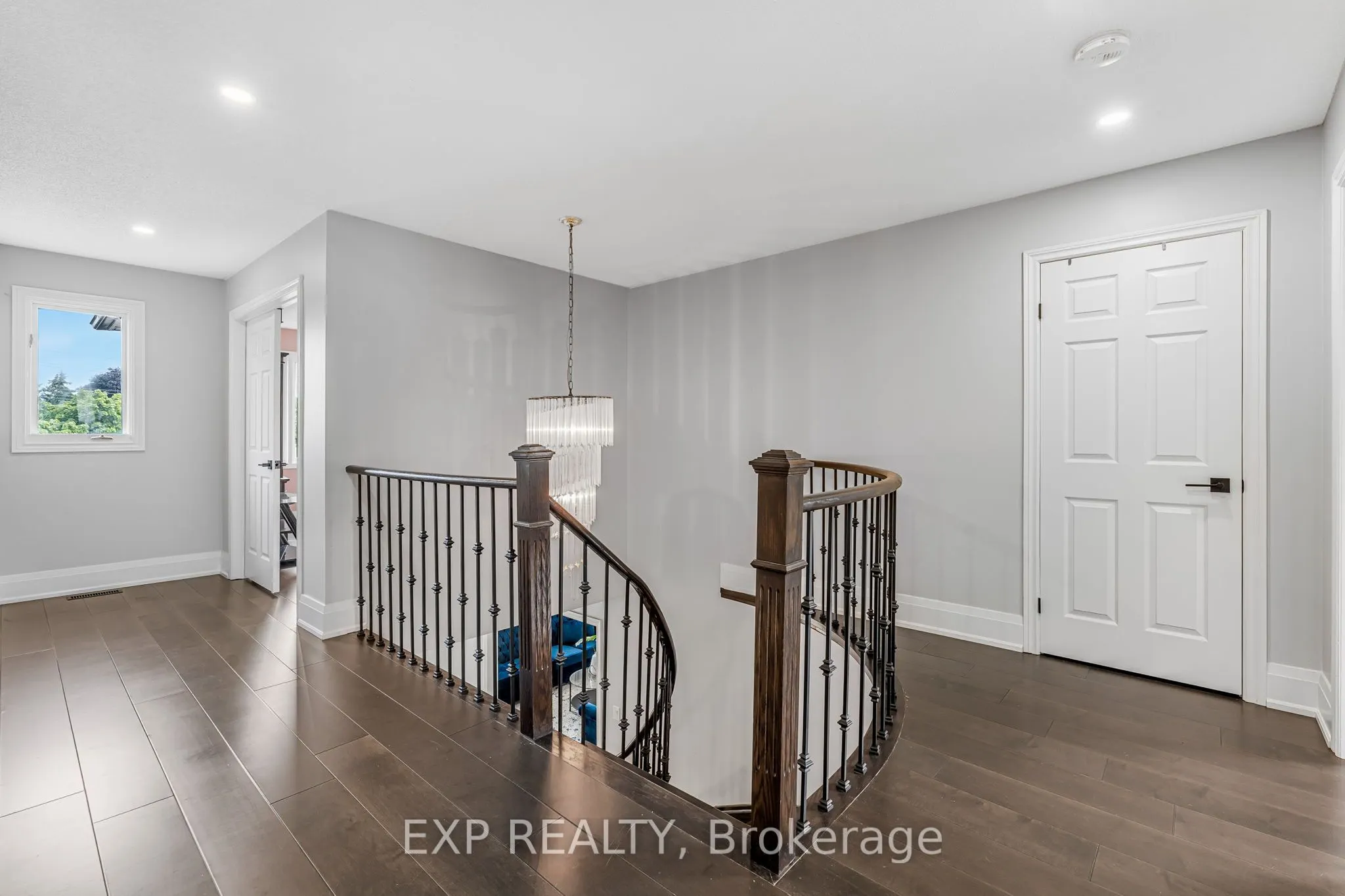 1221 Creekside Drive