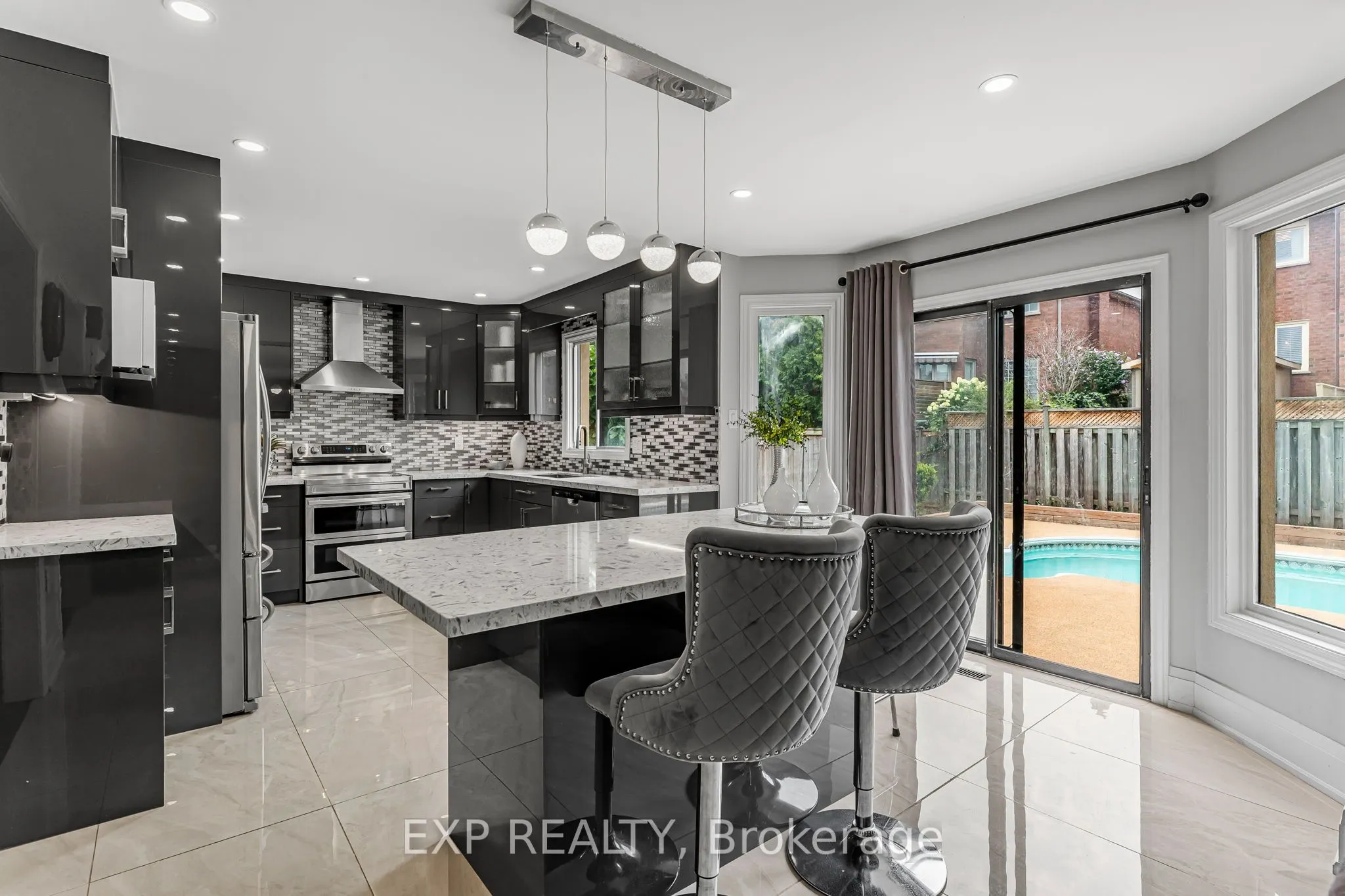 1221 Creekside Drive