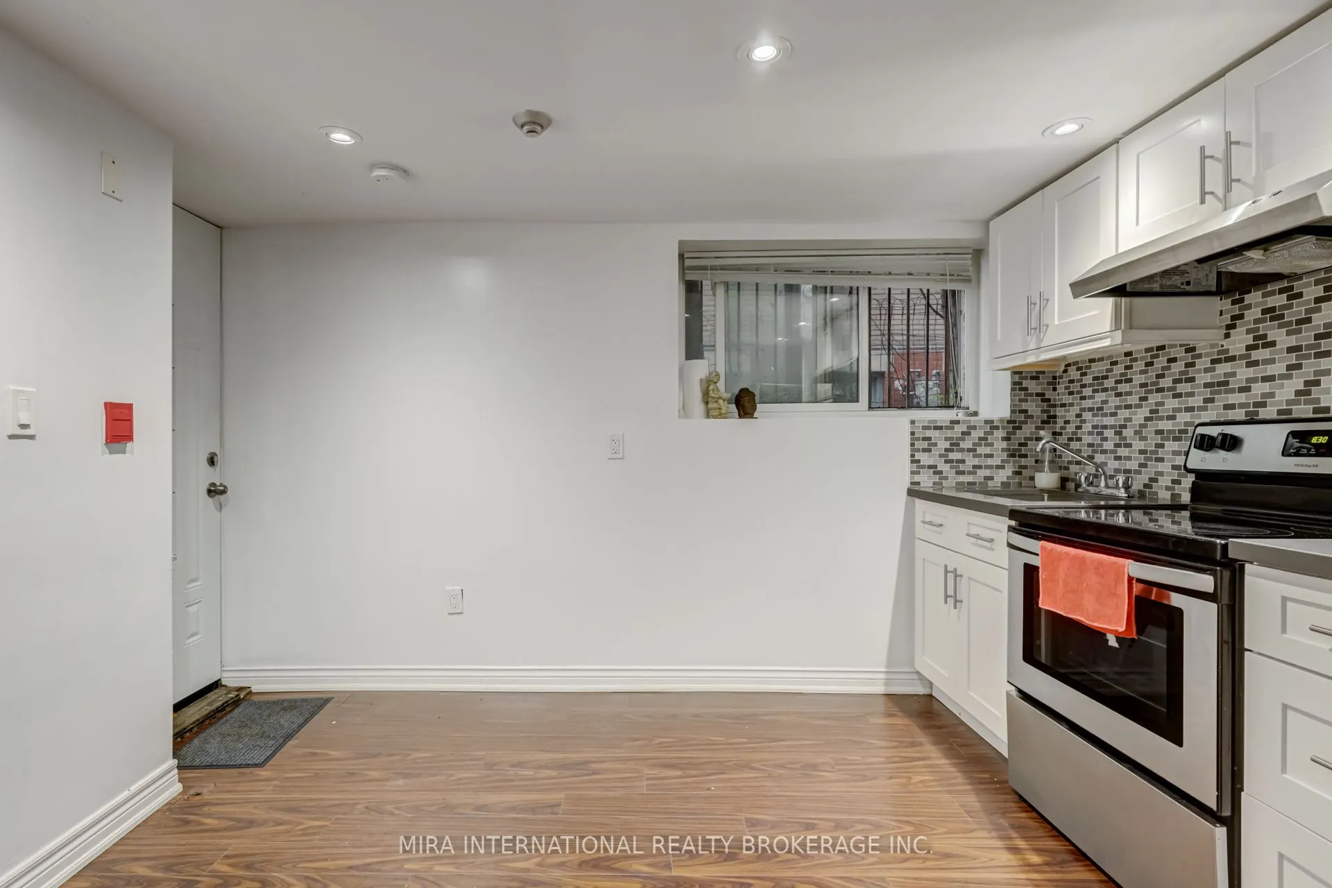 11 Laxton Avenue #B3