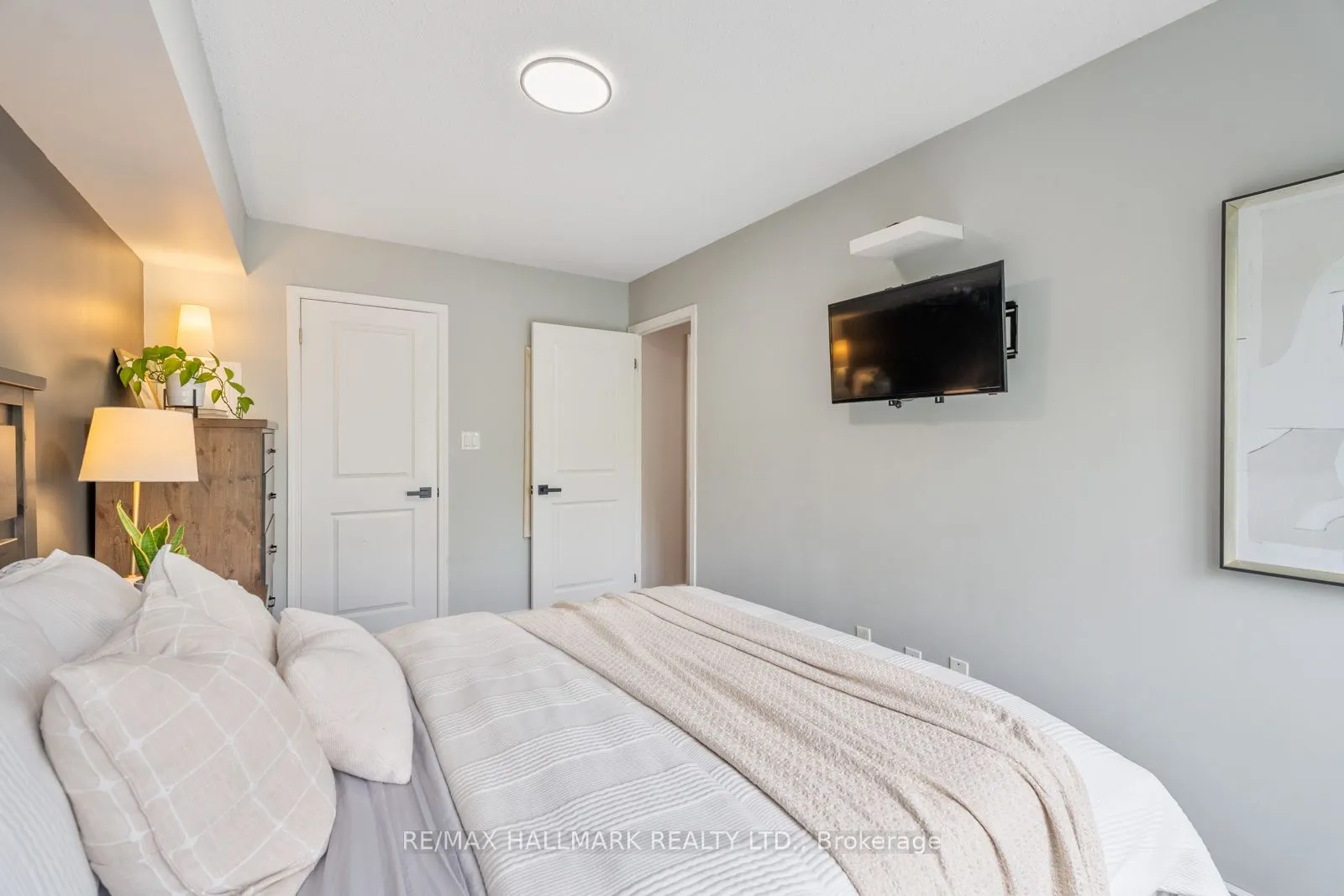 9 Foundry Avenue, #111
