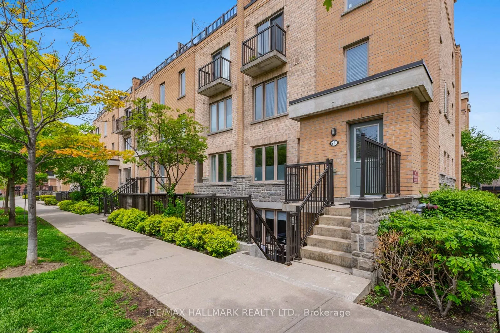 9 Foundry Avenue, #111