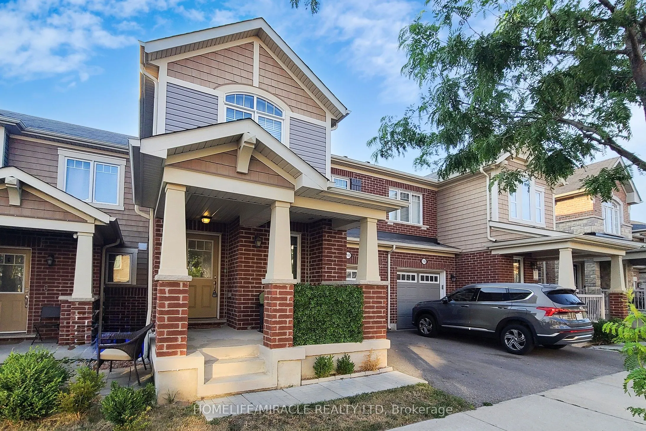1168 Duignan Crescent