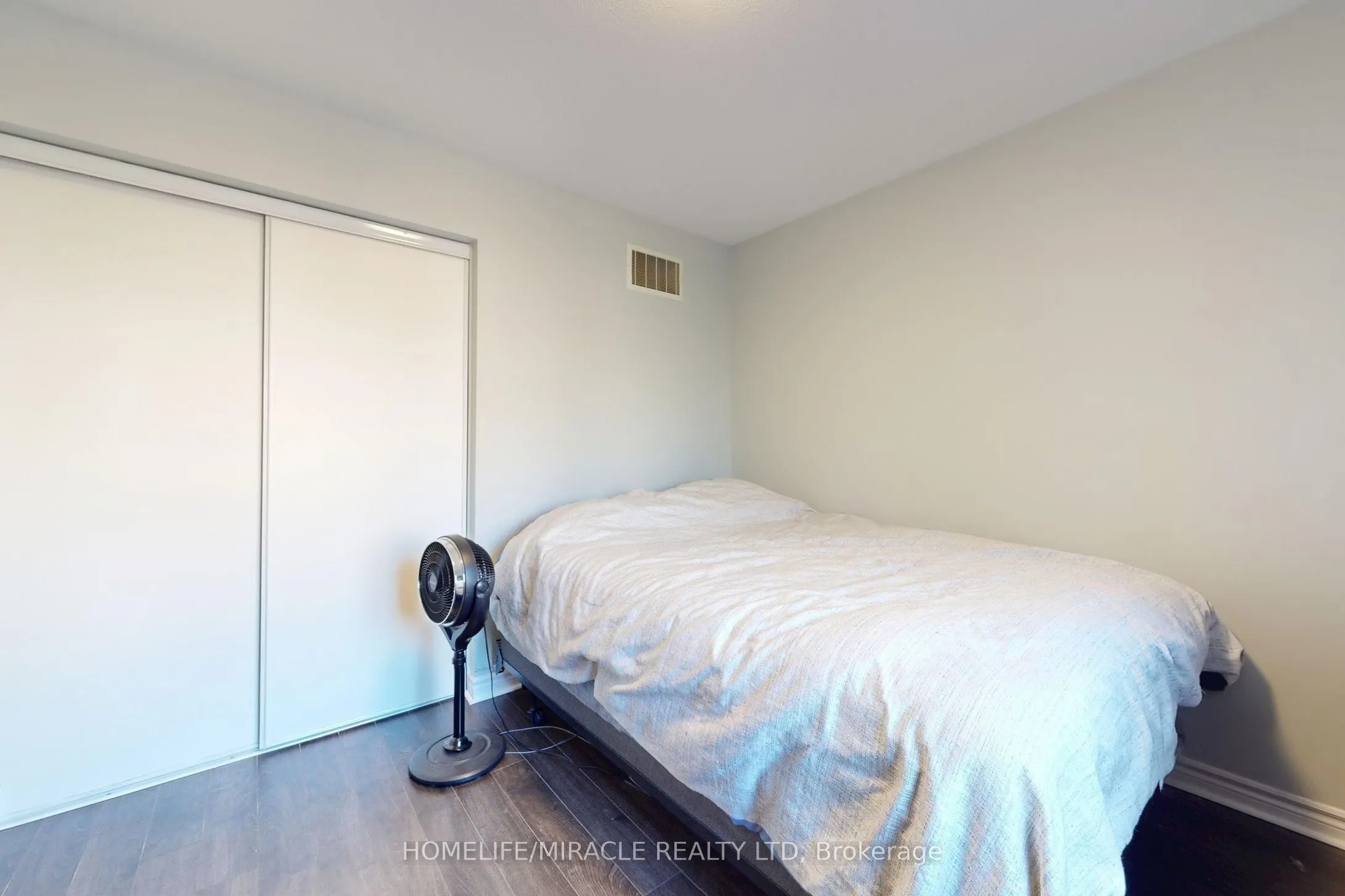1168 Duignan Crescent