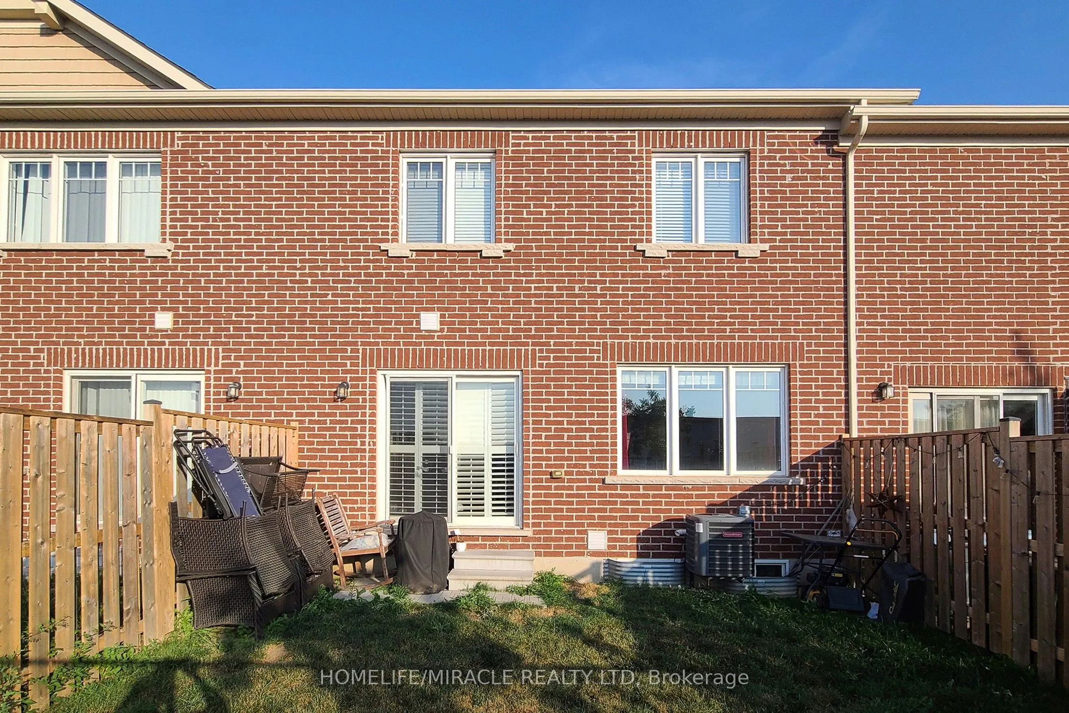 1168 Duignan Crescent