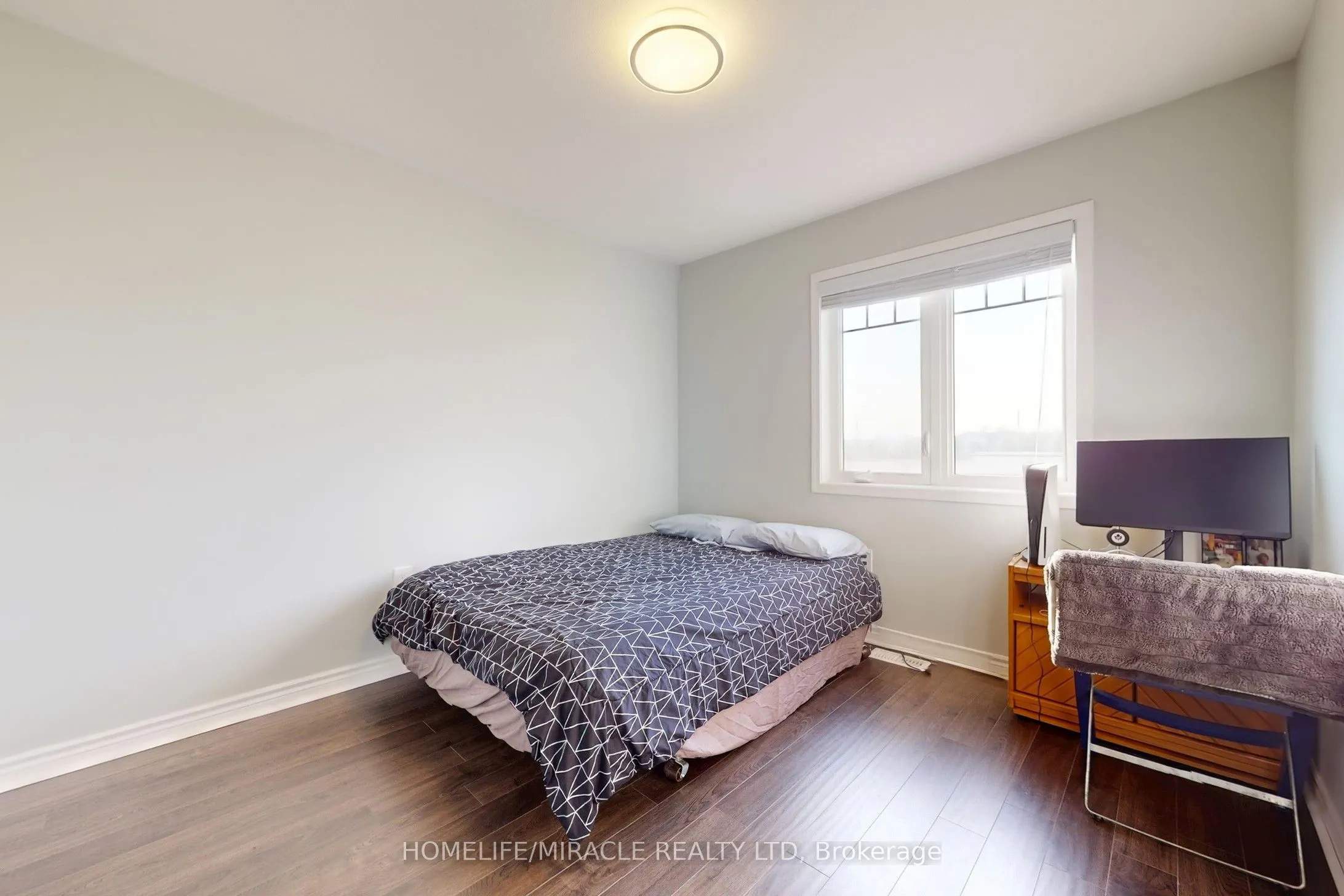 1168 Duignan Crescent