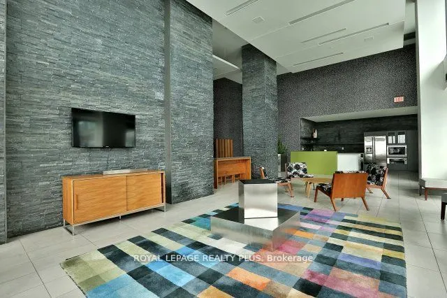 360 Square One Drive, #812
