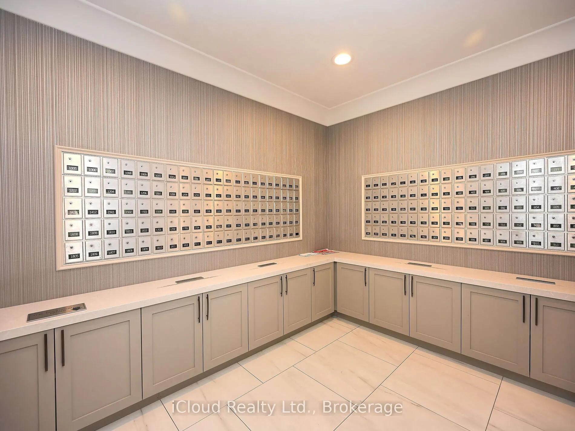 75 King Street E, #PH3