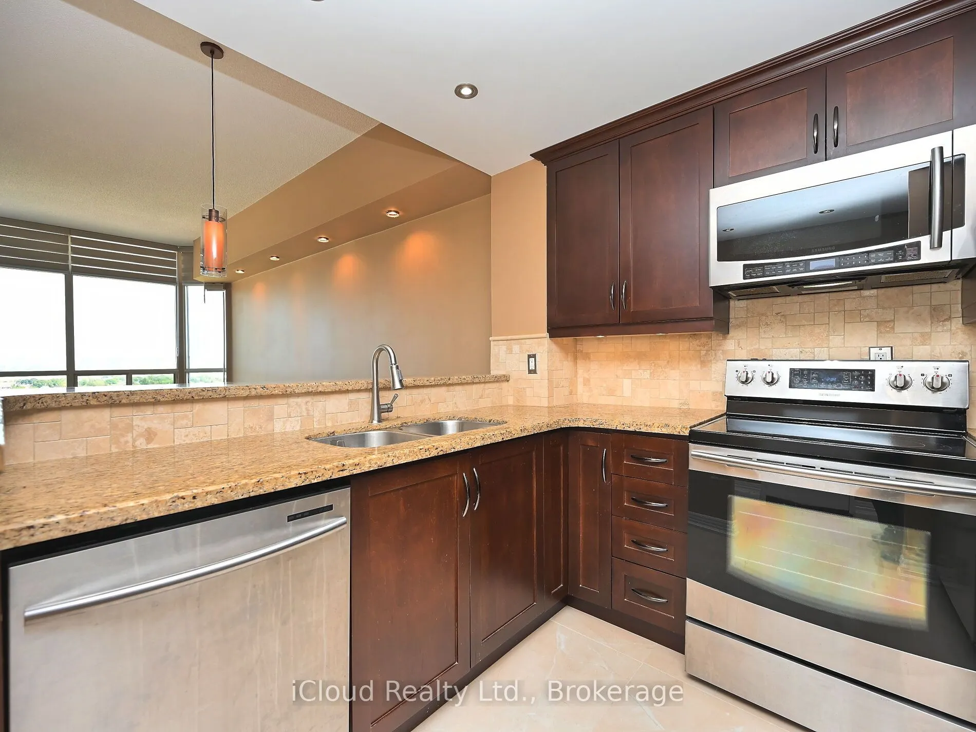 75 King Street E, #PH3