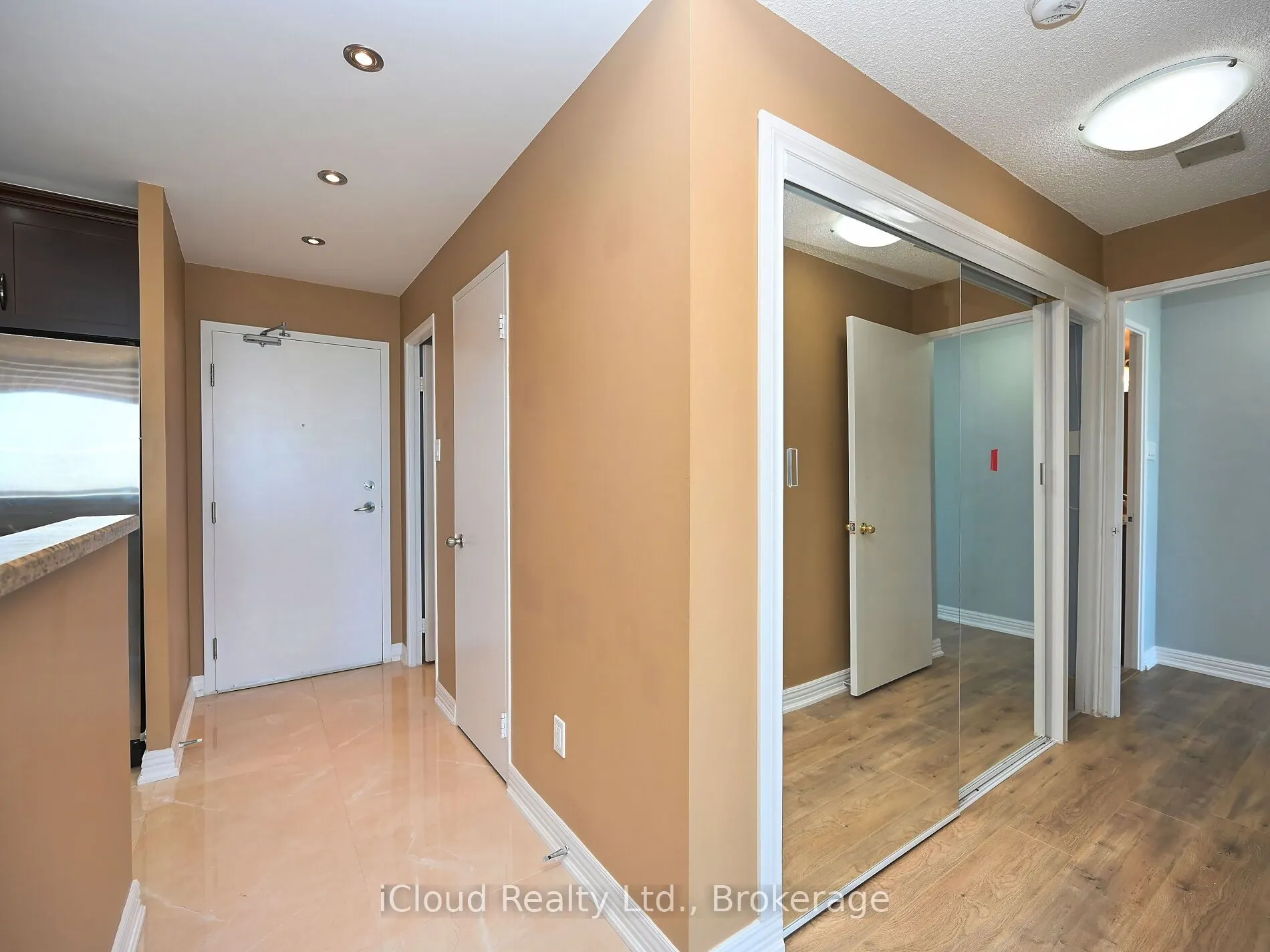 75 King Street E, #PH3