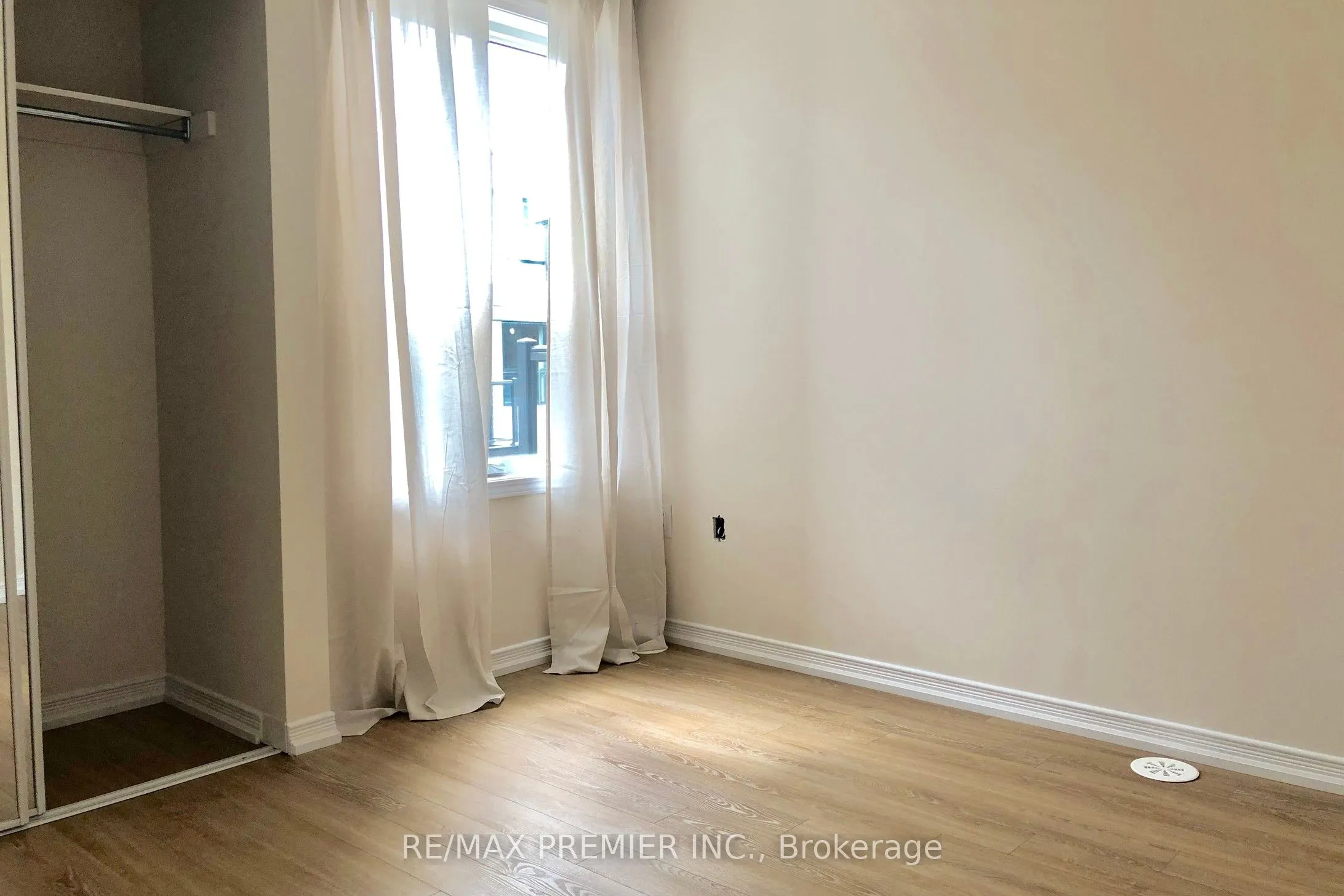 32 Fieldway Road, #121