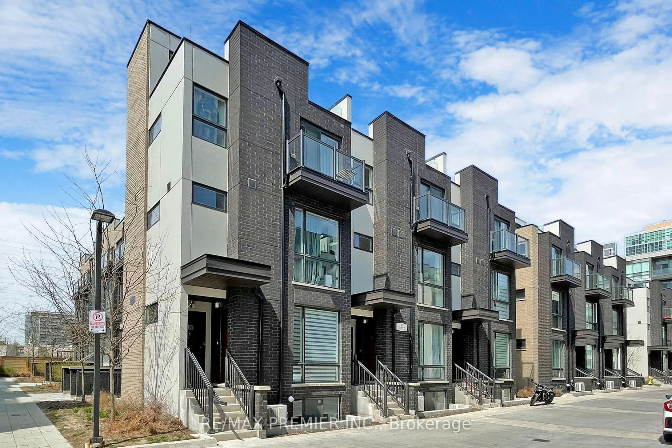 32 Fieldway Road, #121