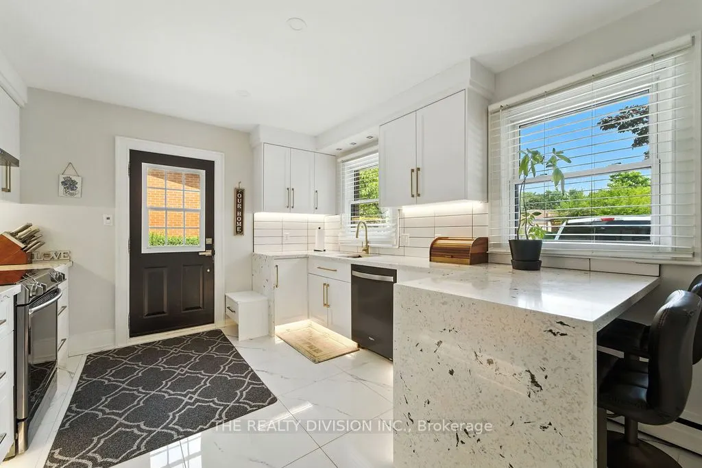 1238 De Quincy Crescent