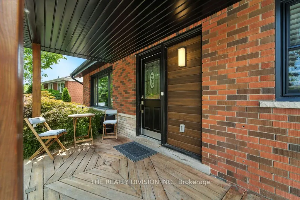 1238 De Quincy Crescent