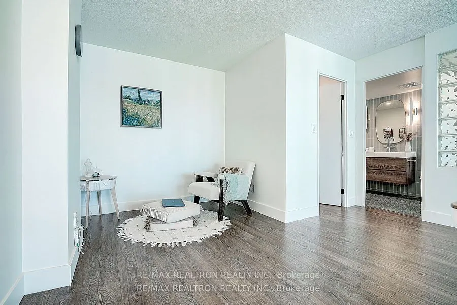 250 Manitoba Street, #PH 802
