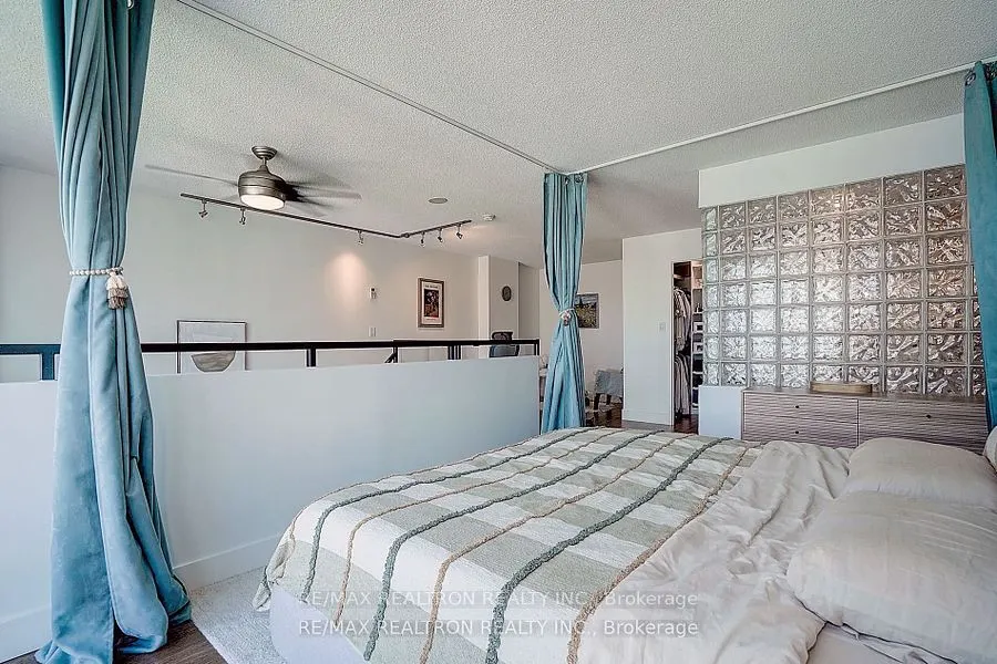 250 Manitoba Street, #PH 802