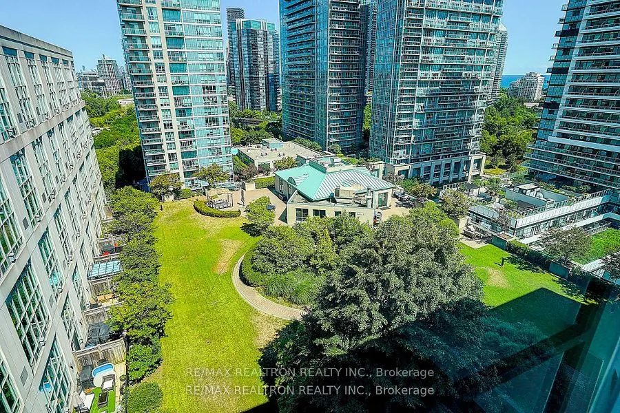 250 Manitoba Street, #PH 802