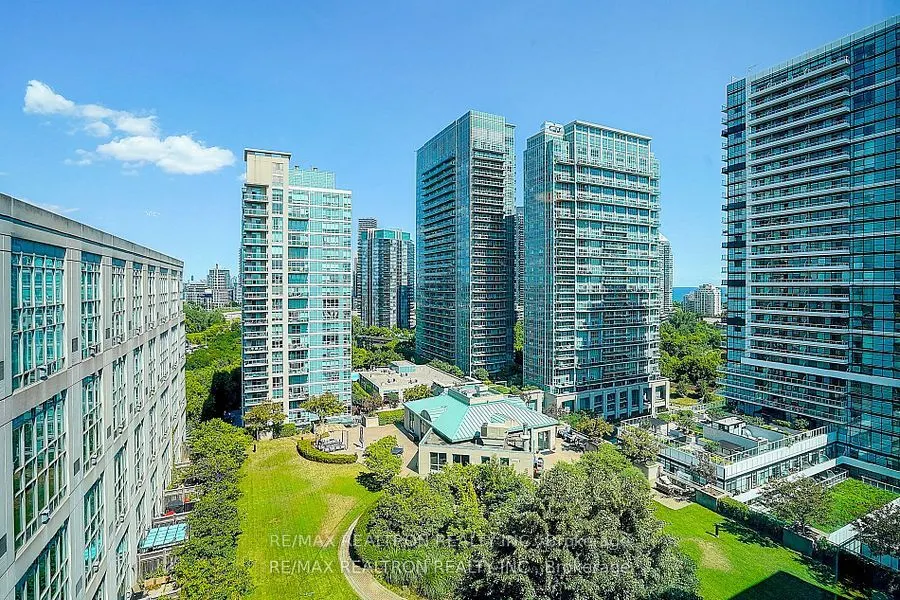 250 Manitoba Street, #PH 802