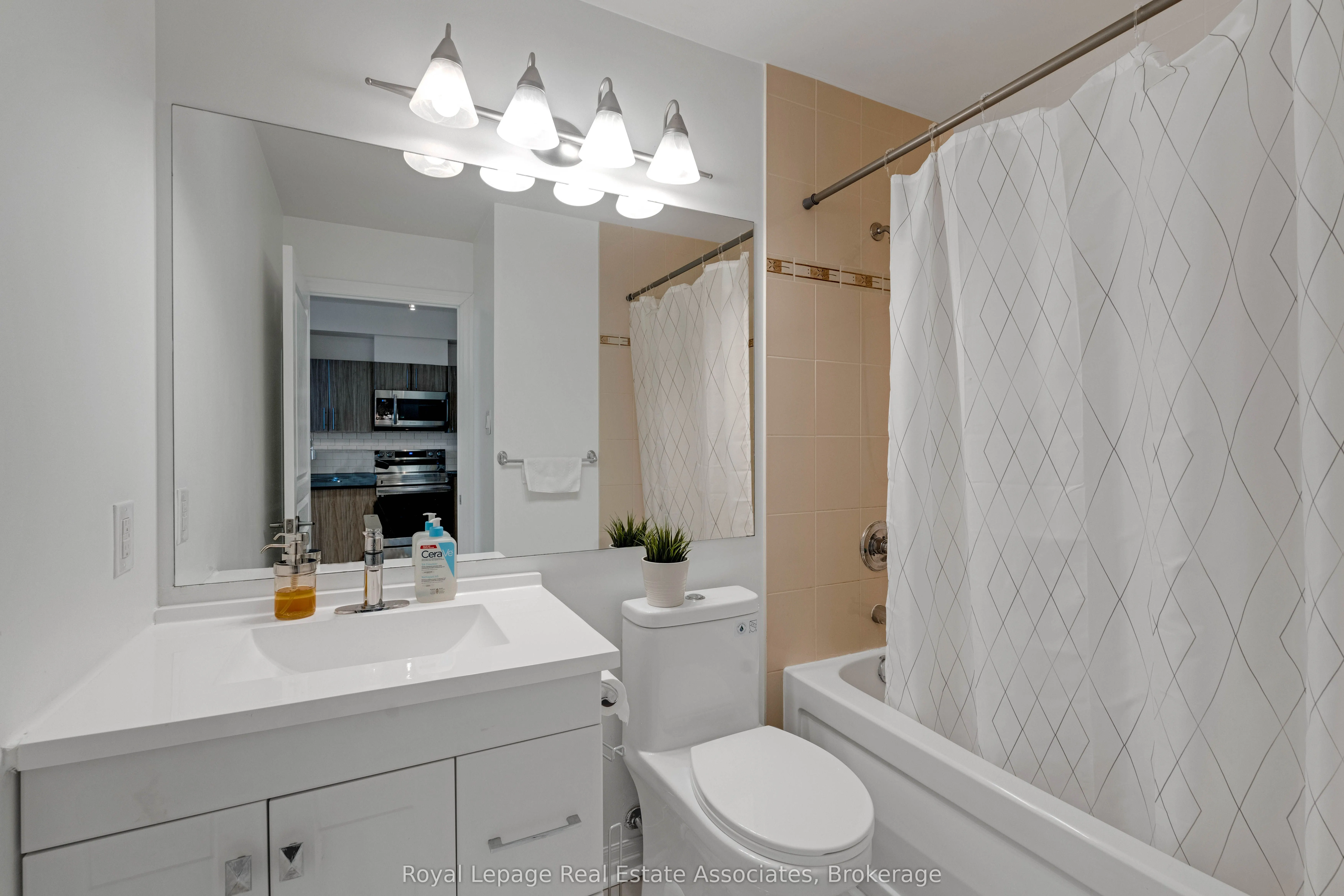 3515 Kariya Drive, #1106