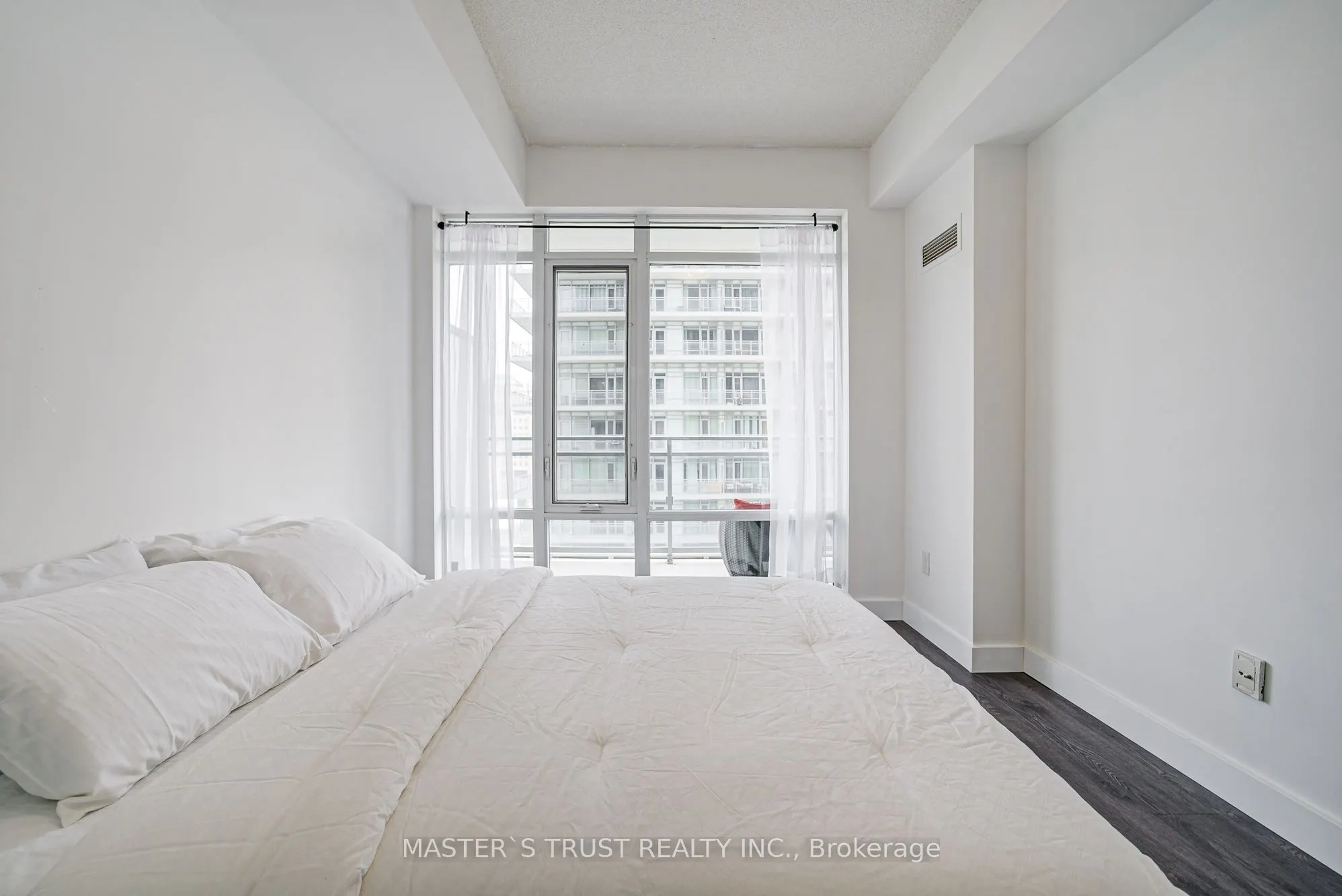 360 Square One Drive, #1203