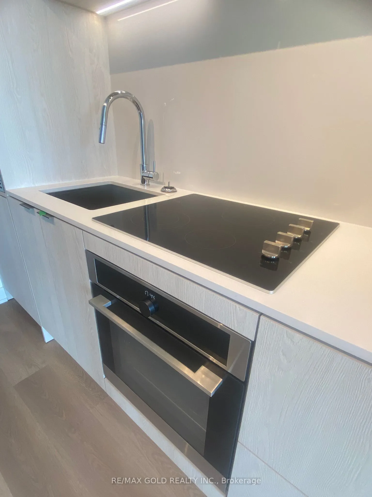 3009 NOVAR Road, #1011