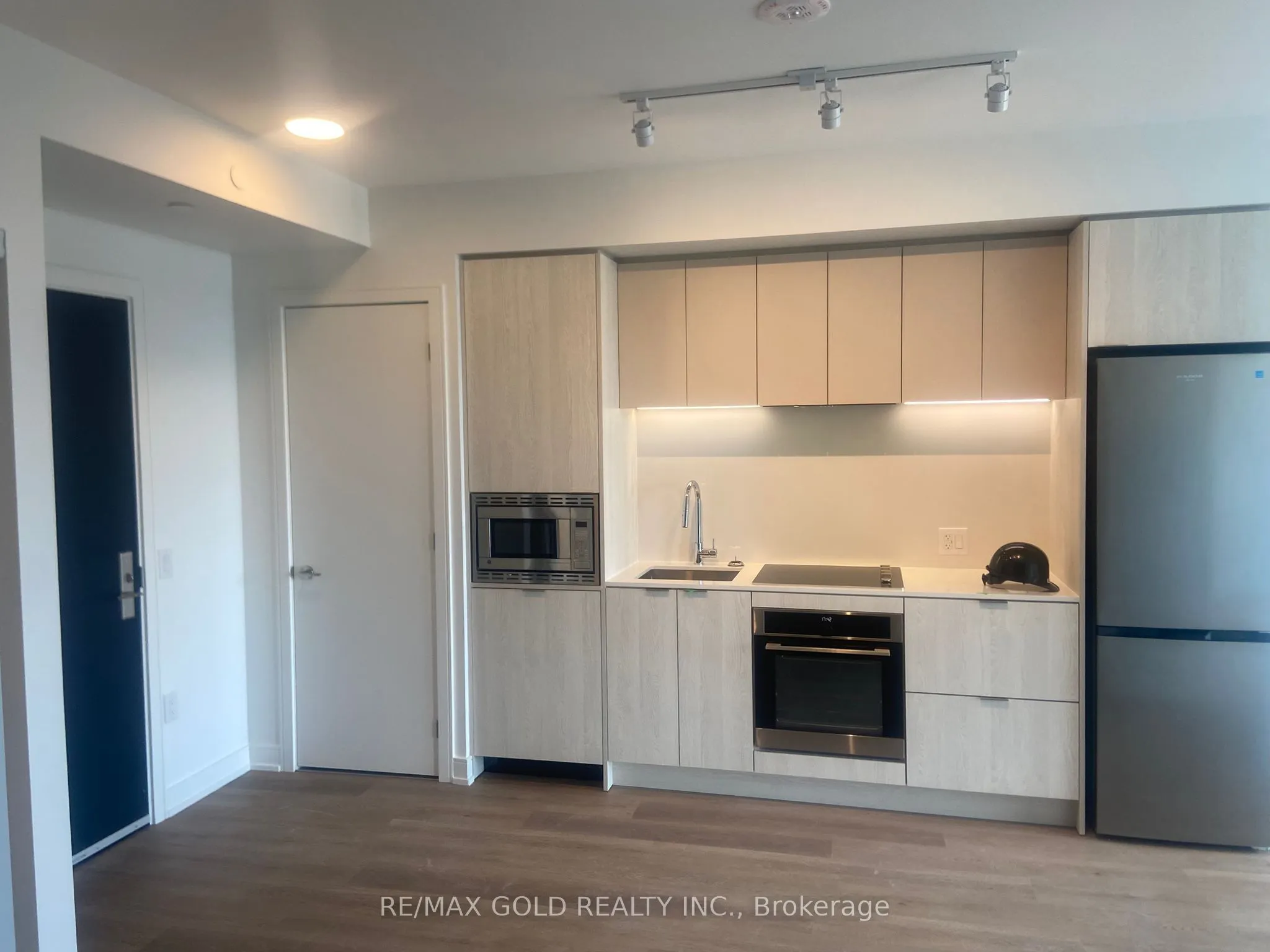 3009 NOVAR Road, #1011