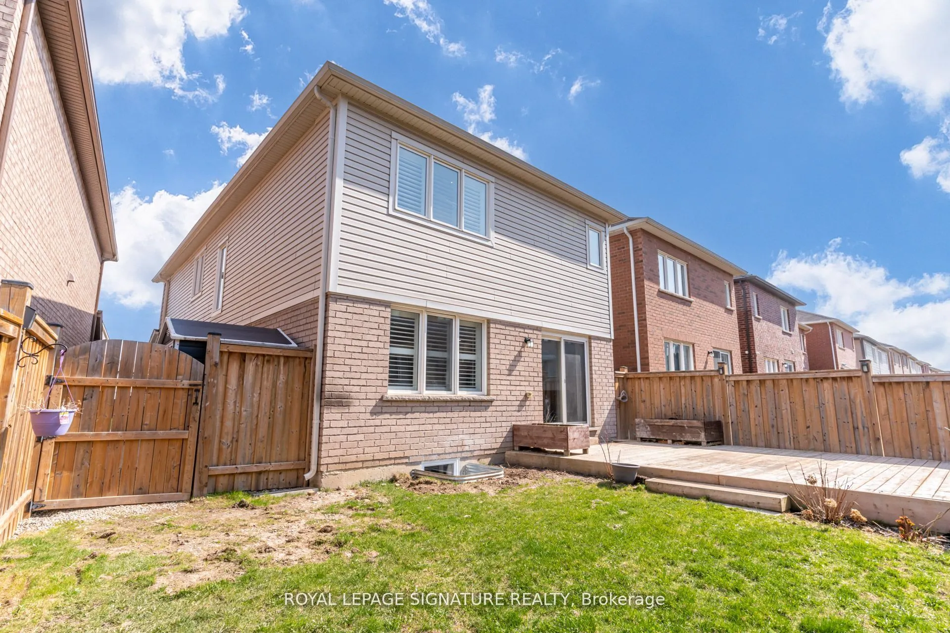 104 Stedford Crescent E