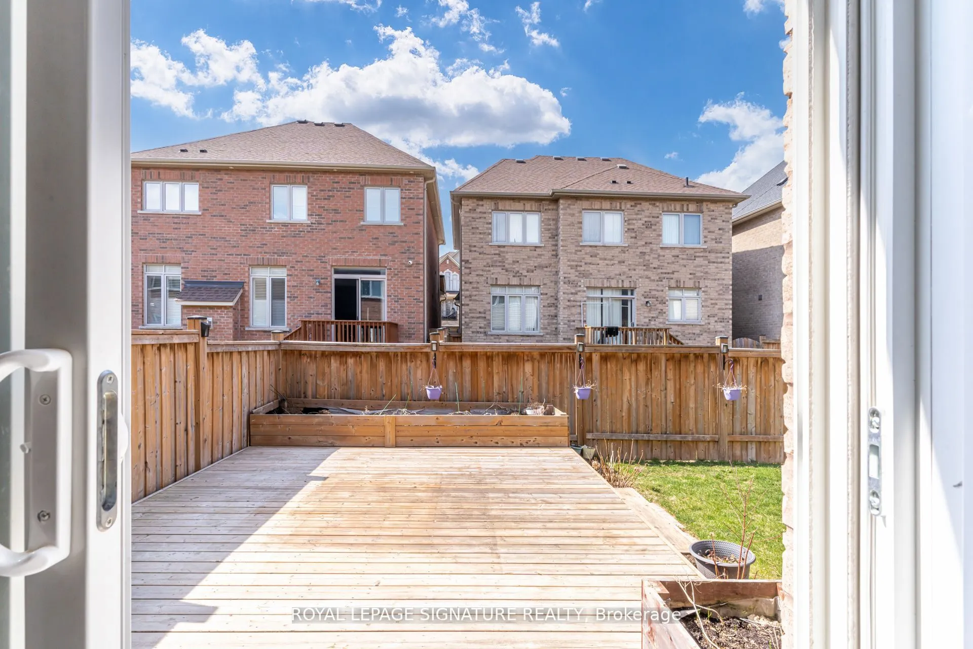 104 Stedford Crescent E