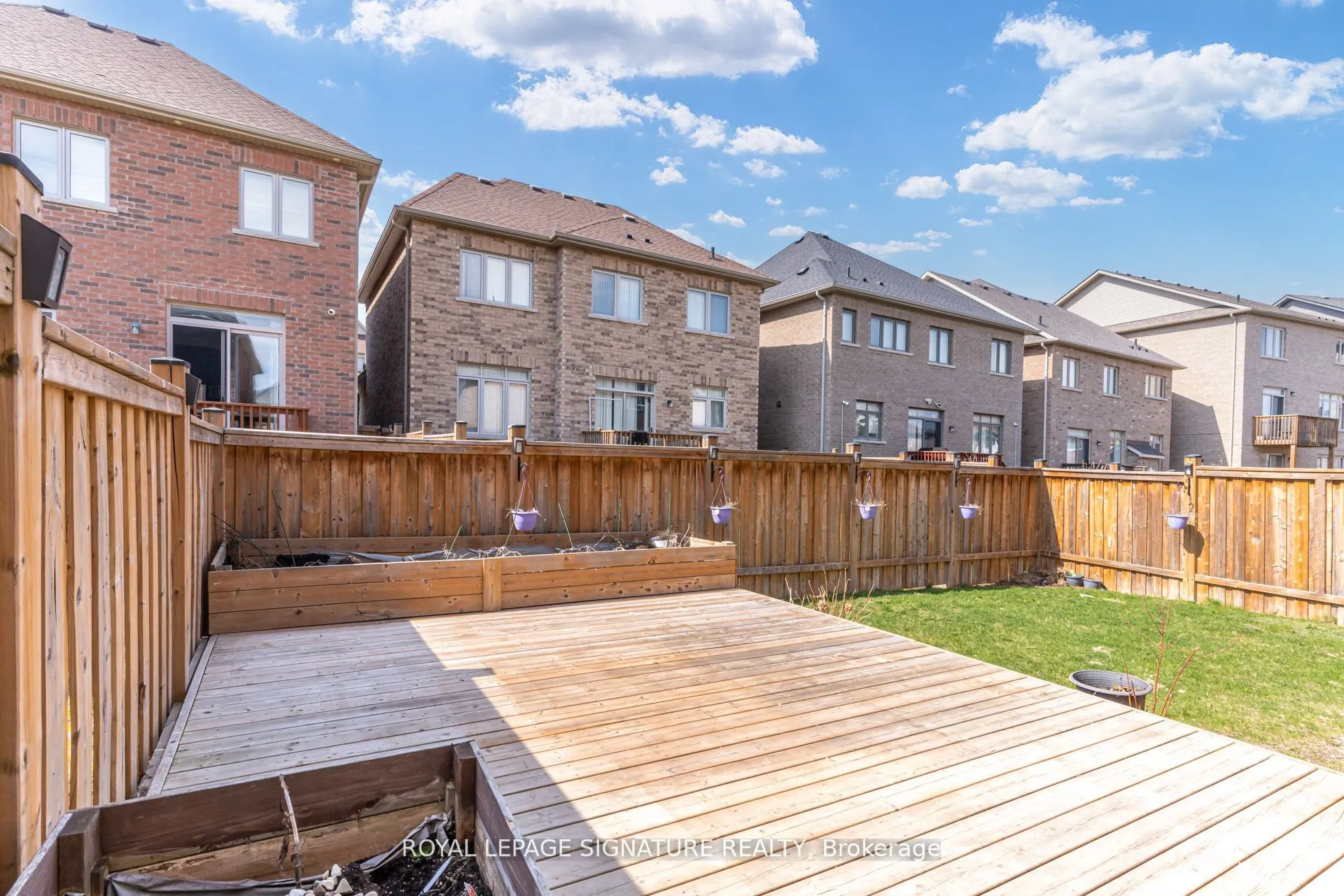 104 Stedford Crescent E