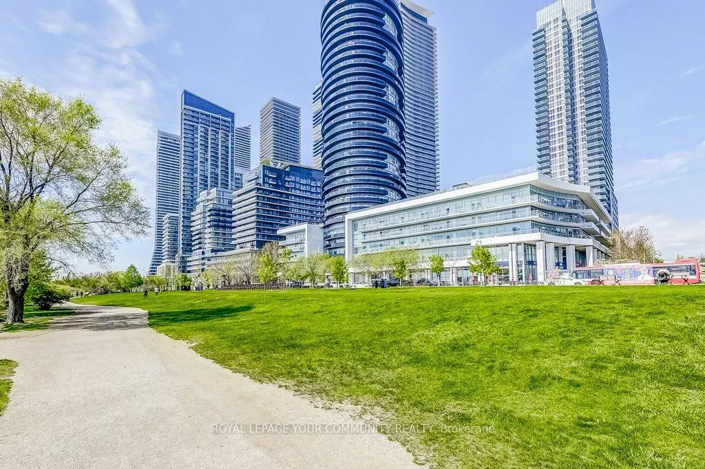 58 Marine Parade Drive, #806