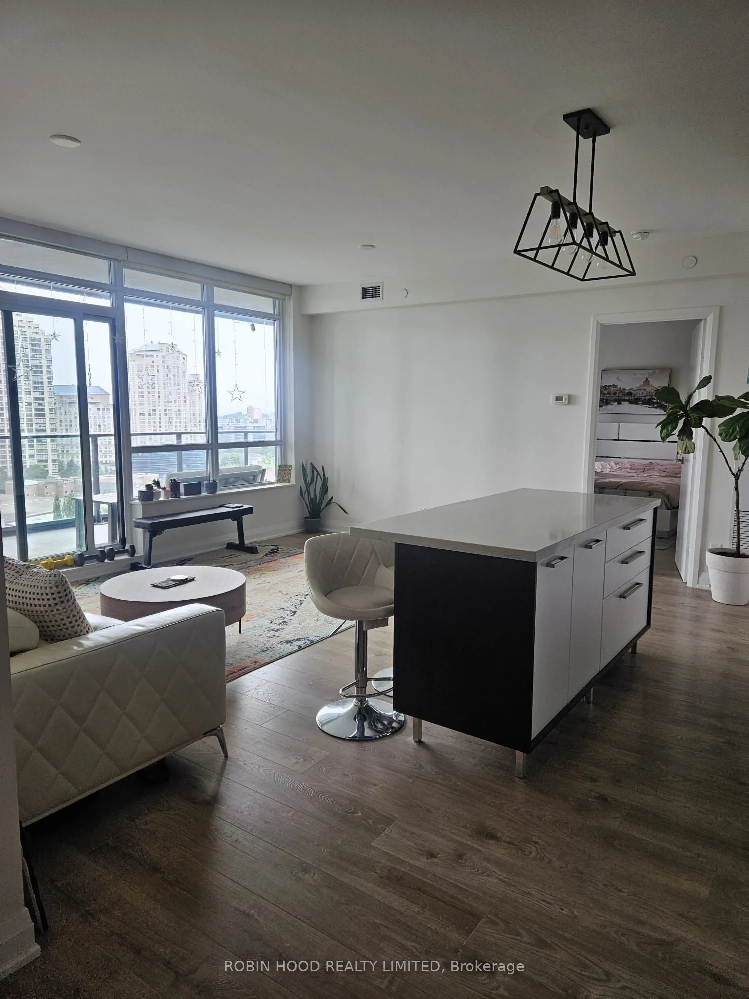 36 Park Lawn Road, #1303