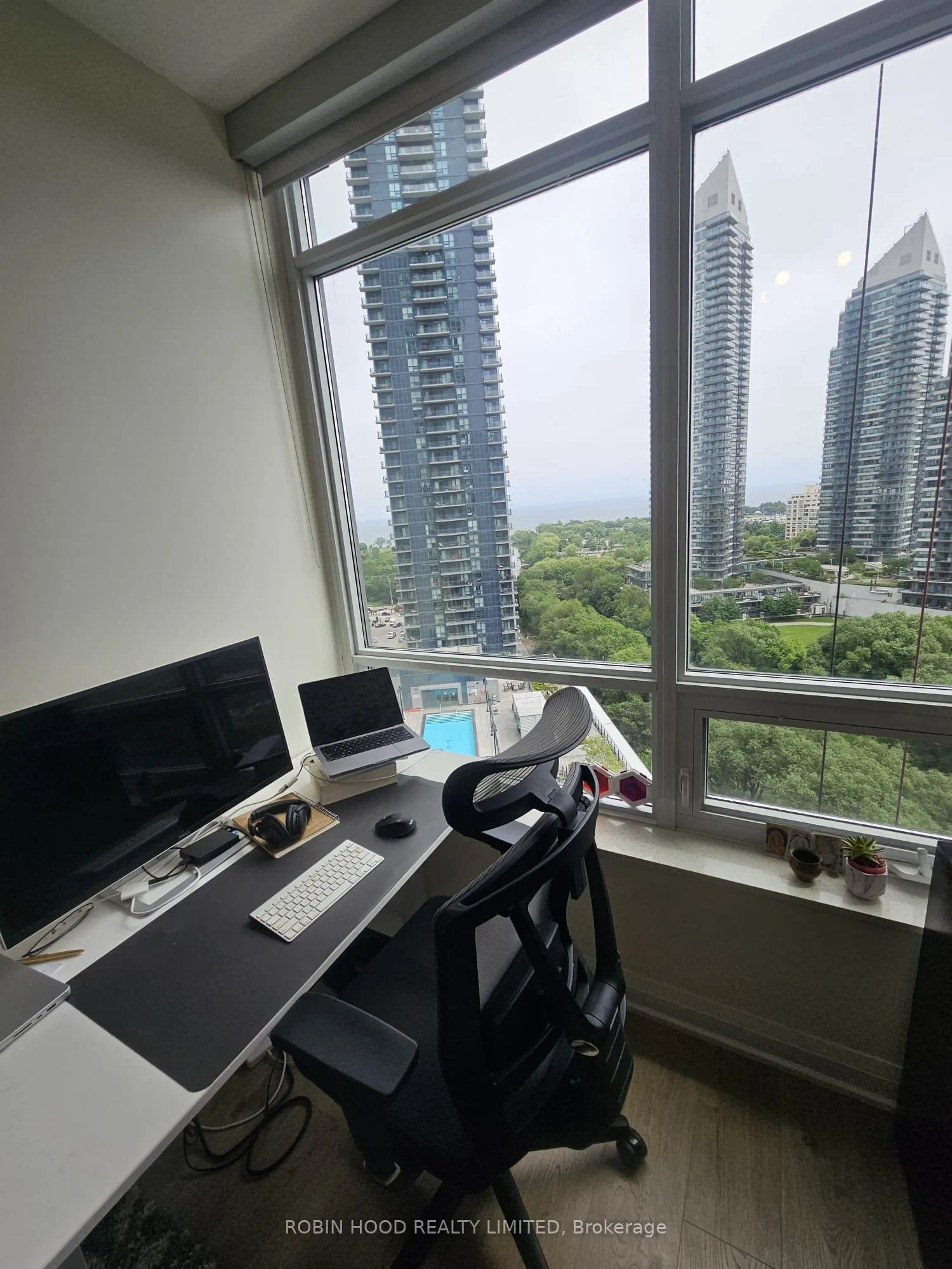 36 Park Lawn Road, #1303