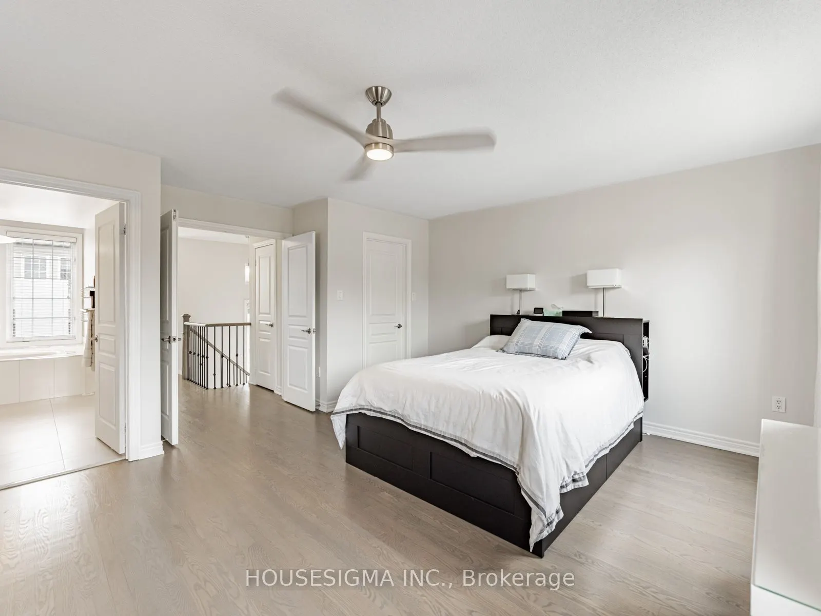 60 Rosewood Avenue, #206
