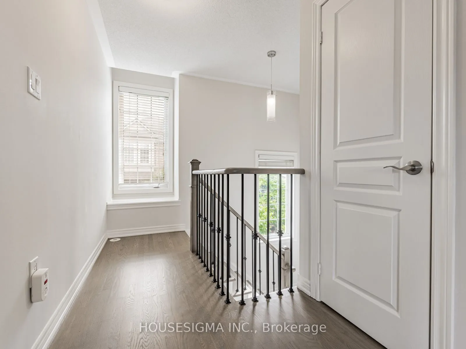 60 Rosewood Avenue, #206